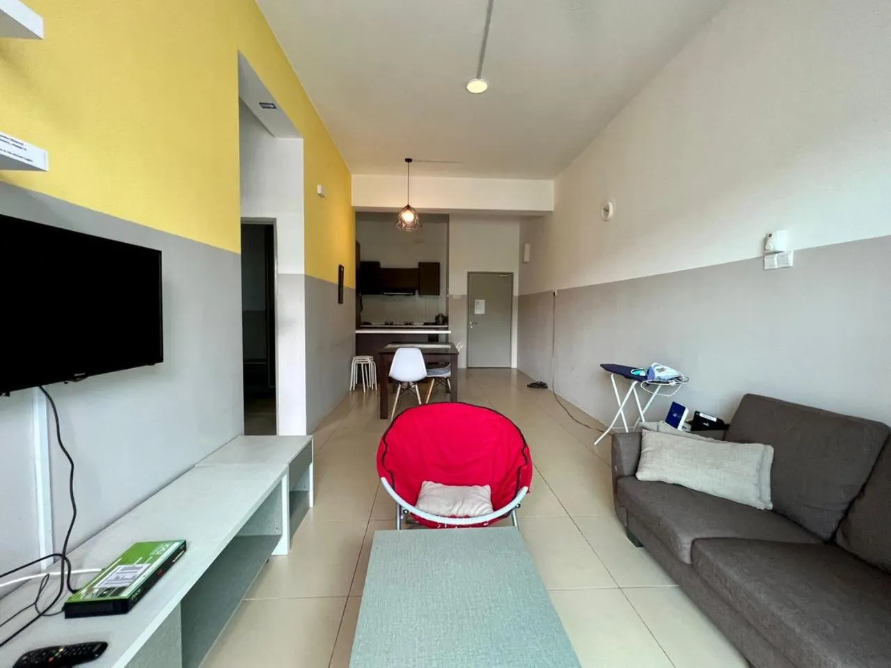 TV and multimedia in Play Residence at Golden Hills