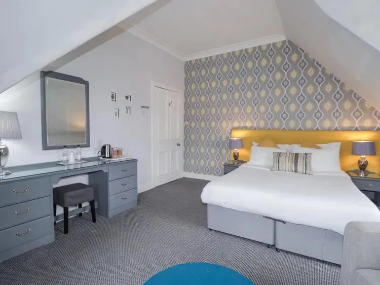 Bed in McInnes House rooms with breakfast