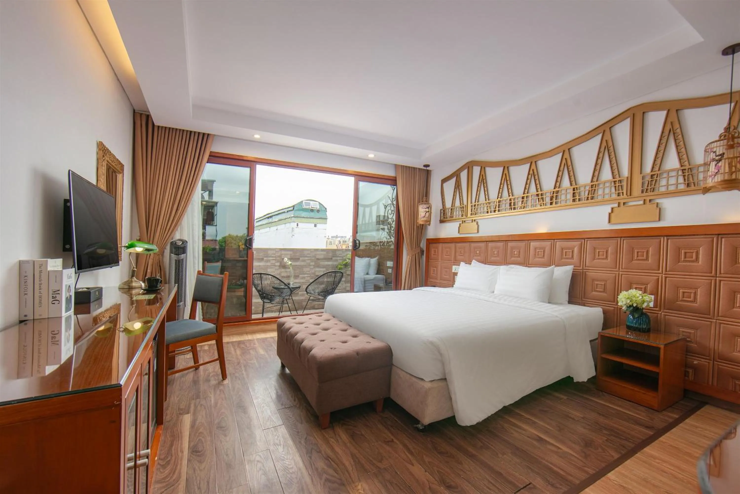 Bedroom, Bed in Hanoi Golden Holiday Hotel