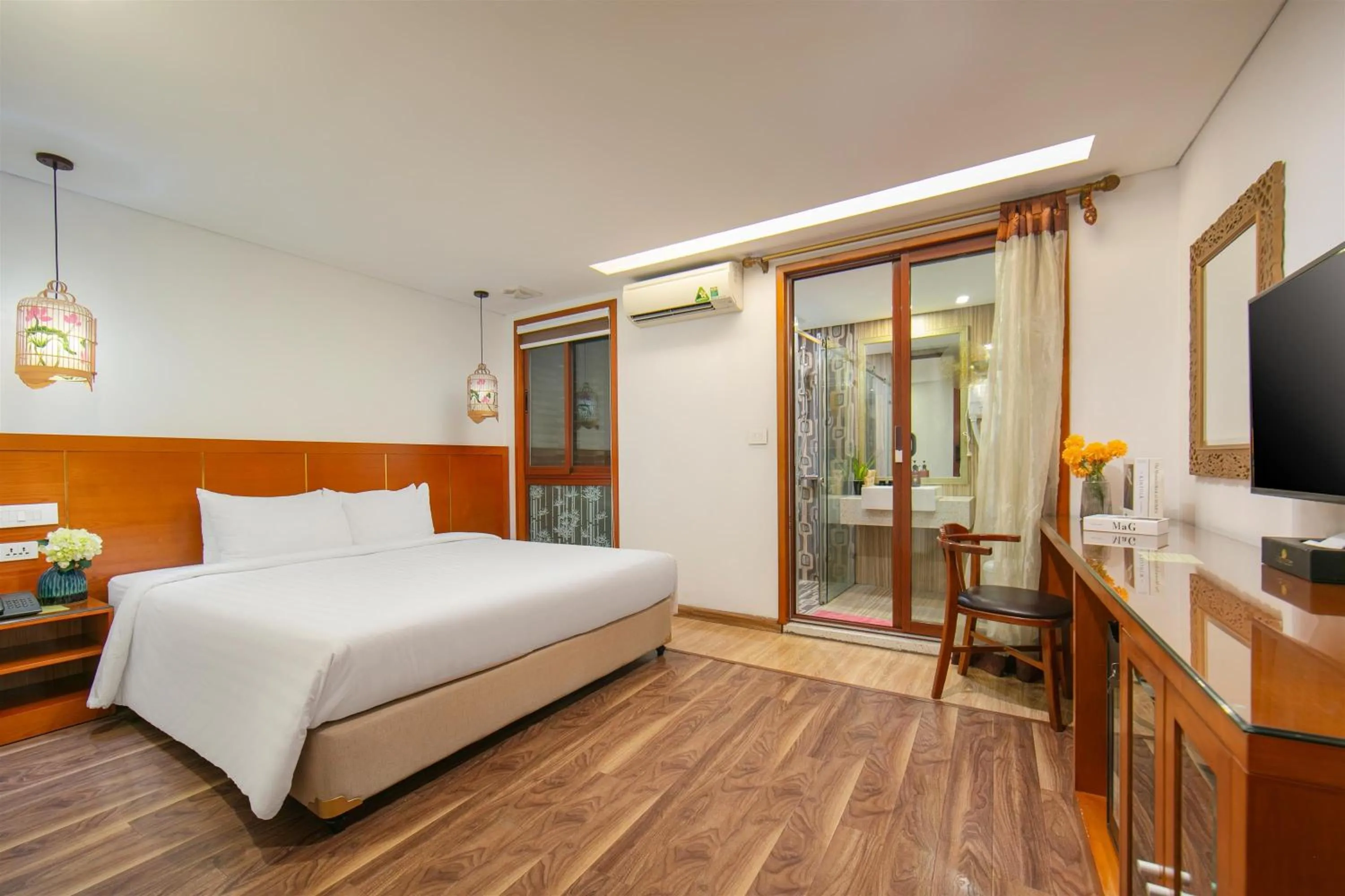 Bedroom, Bed in Hanoi Golden Holiday Hotel