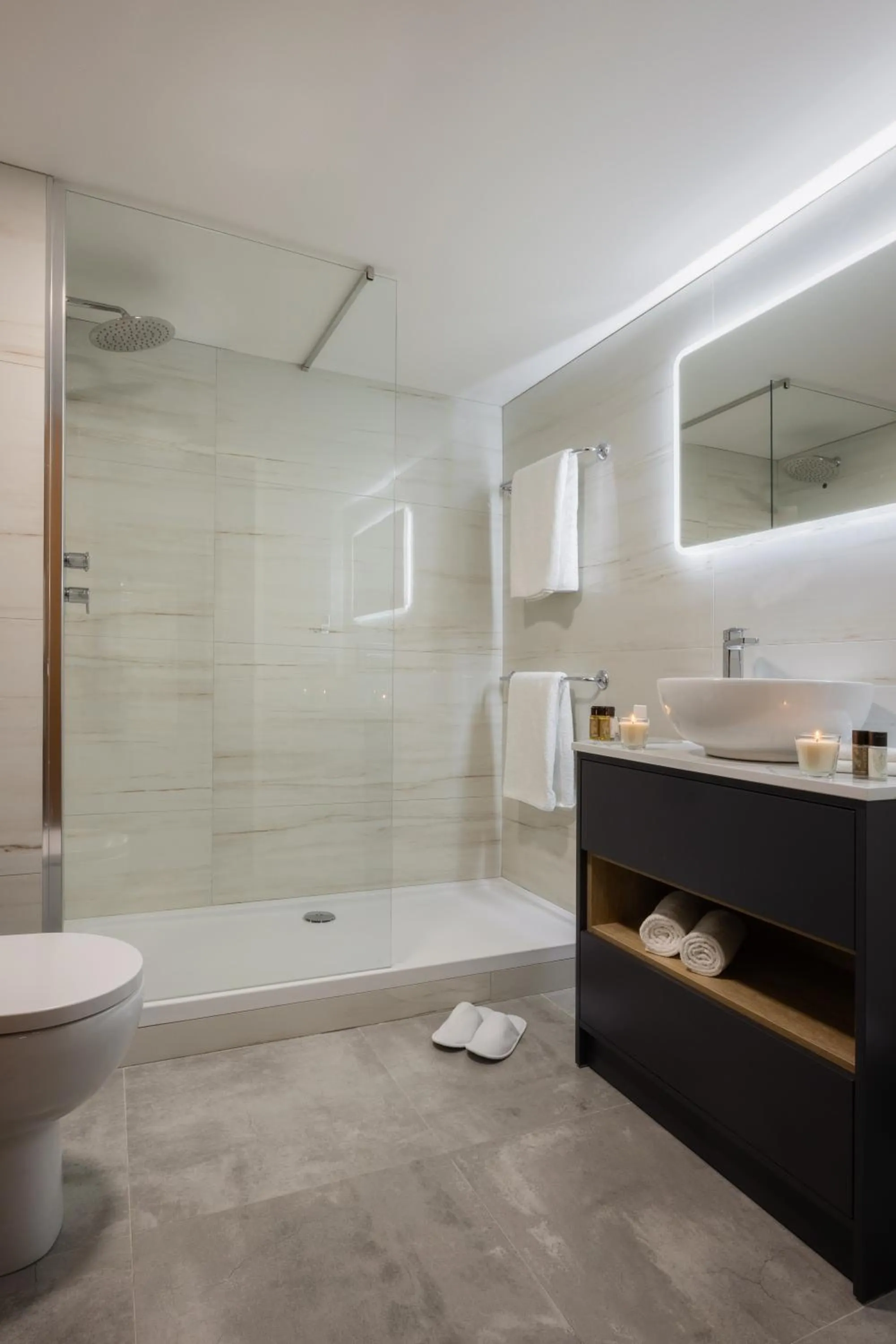 Bathroom in Fitzpatrick Castle Hotel