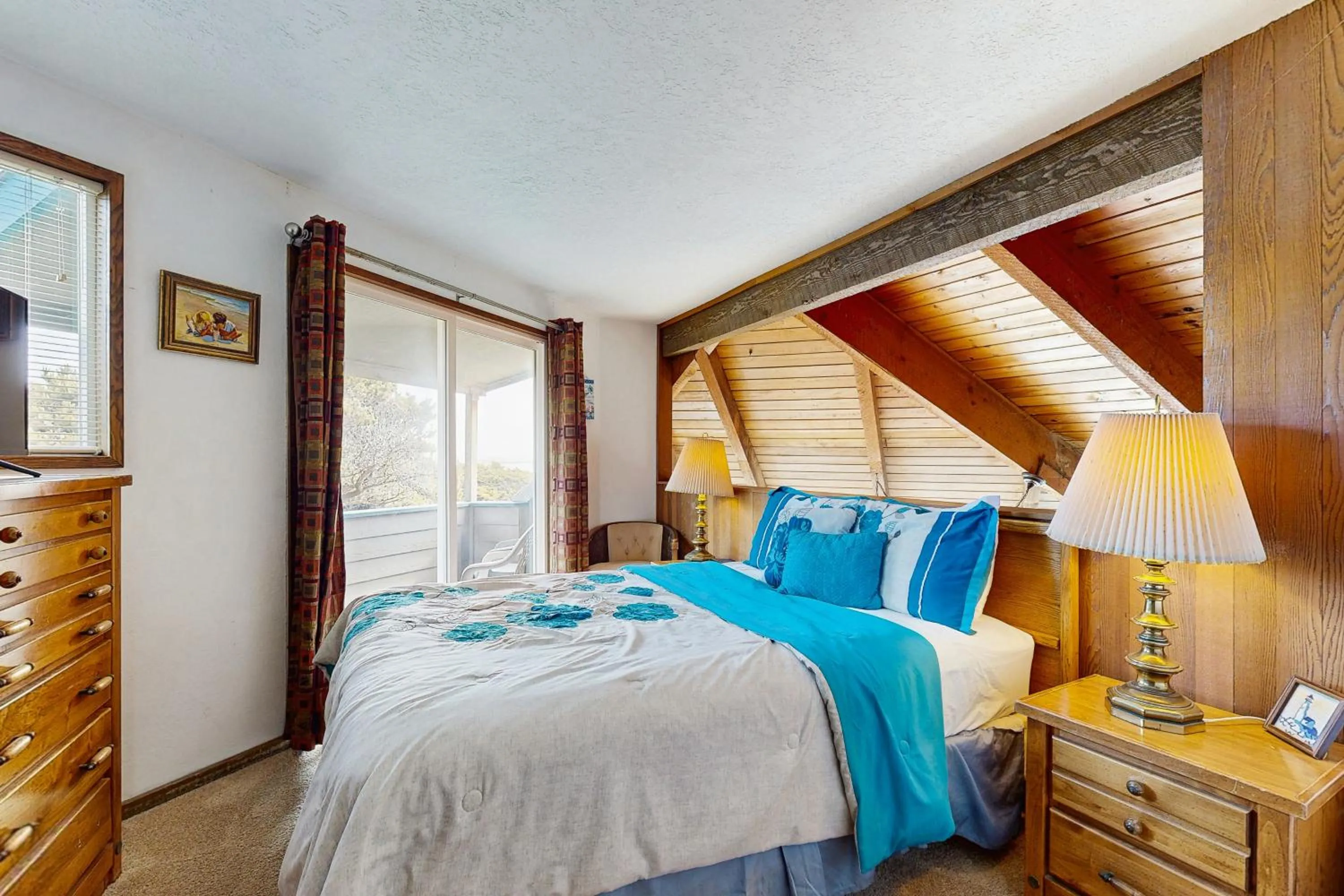 Bed in The Yaquina House