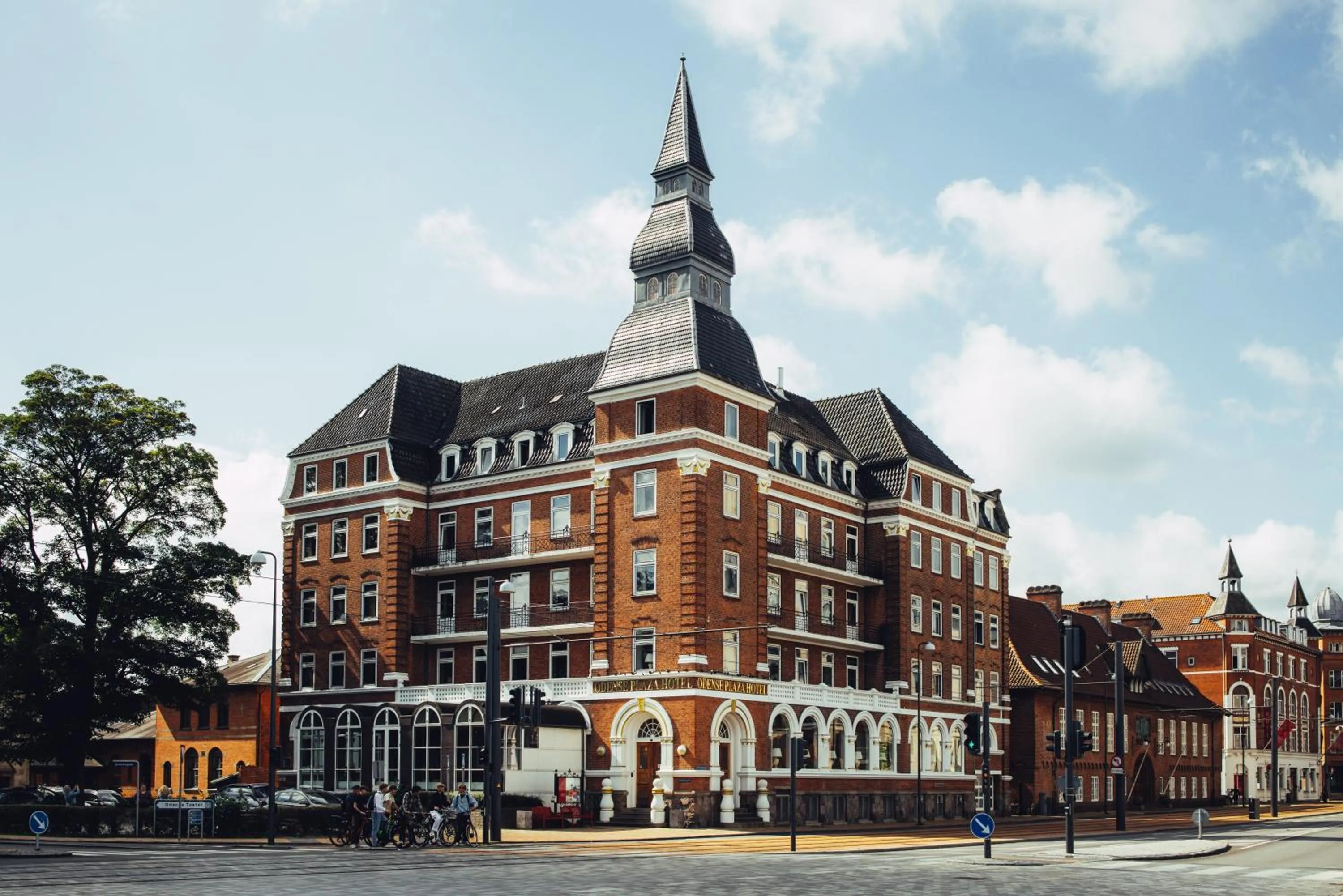 Property building in Milling Hotel Plaza