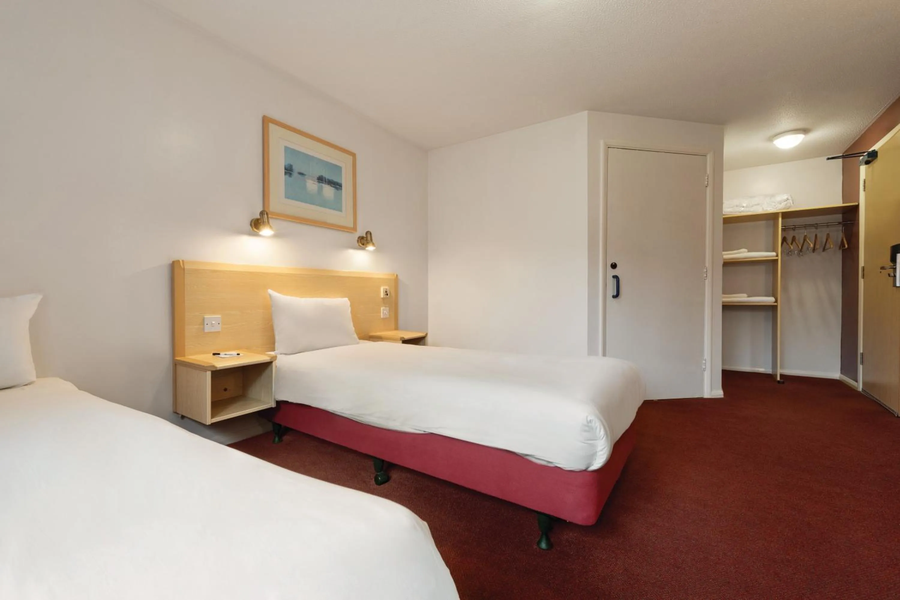 Photo of the whole room, Bed in Days Inn Hotel Gretna Green