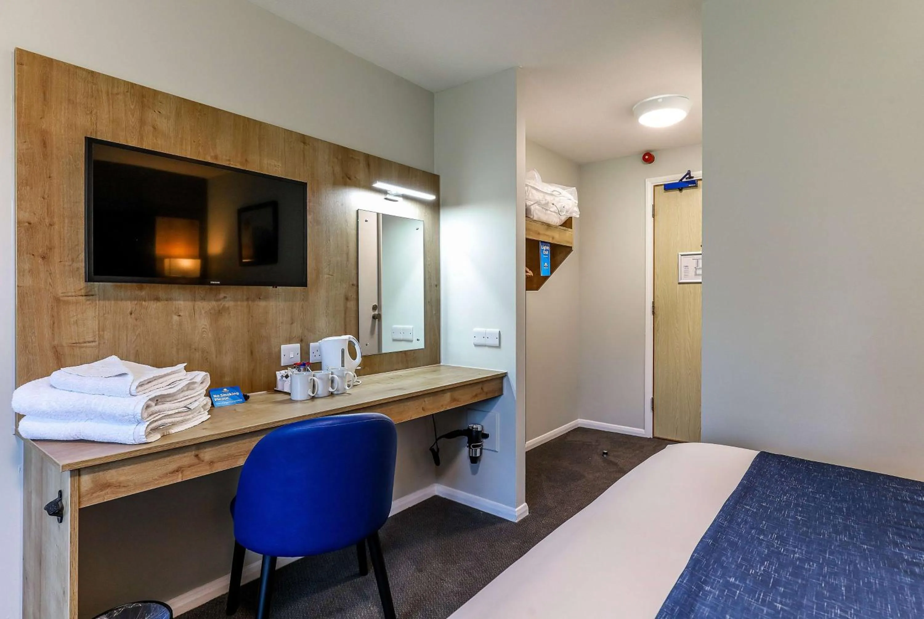 Photo of the whole room, Bed in Days Inn Hotel Gretna Green