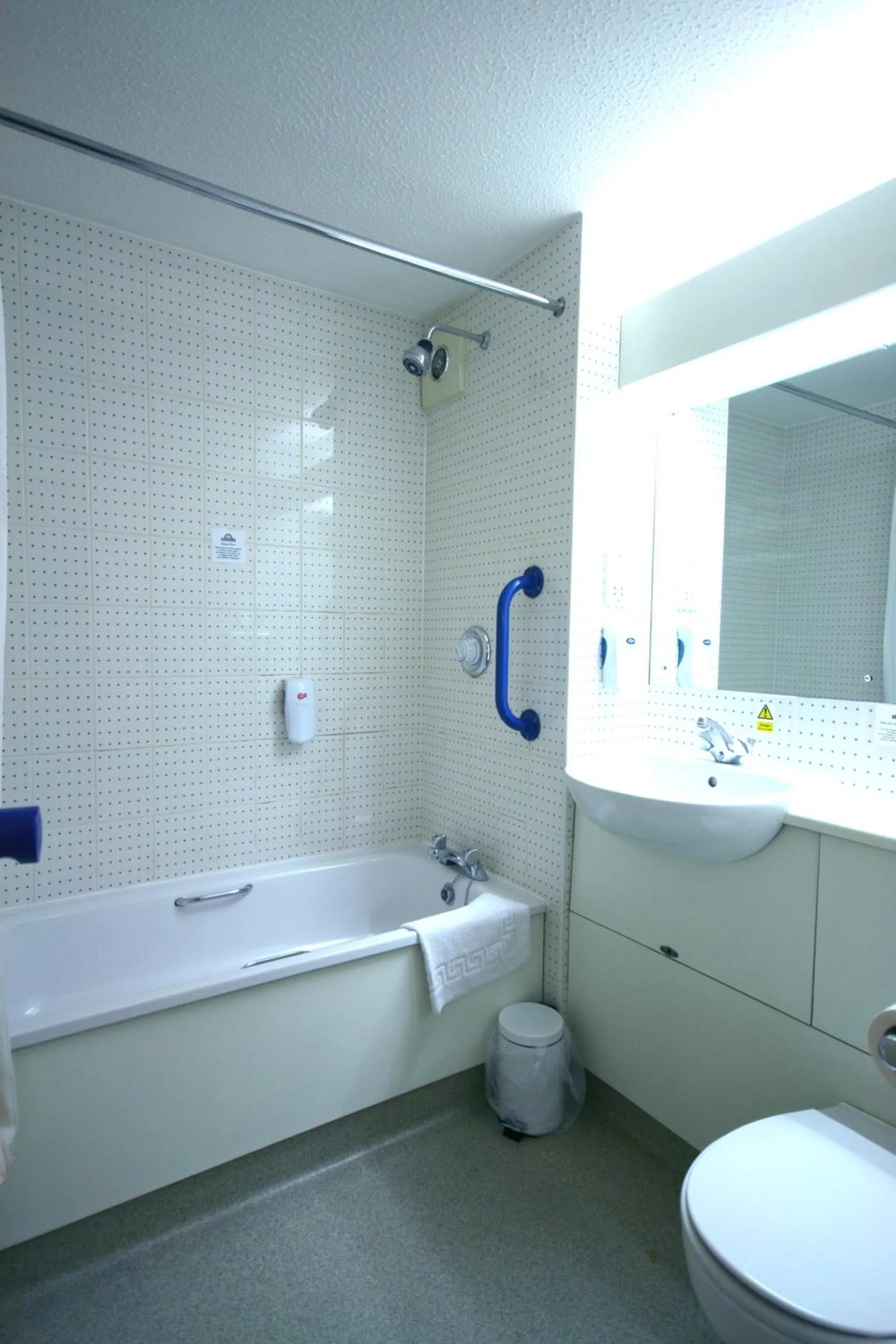 Property building in Days Inn Hotel Sheffield South