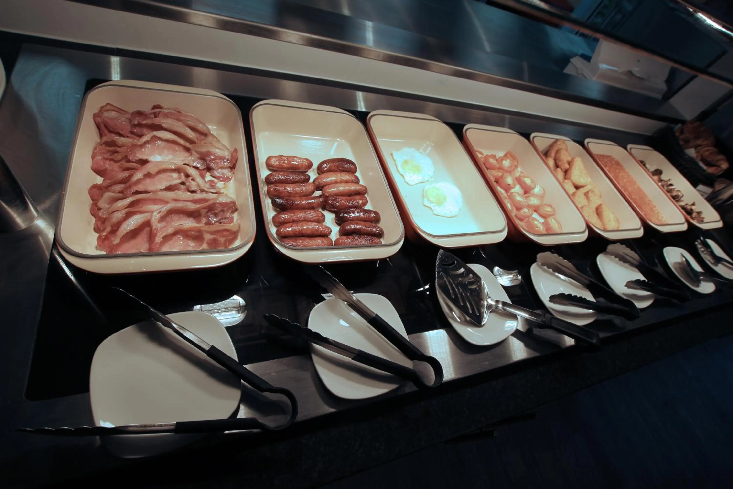 Food in Ramada Oxford