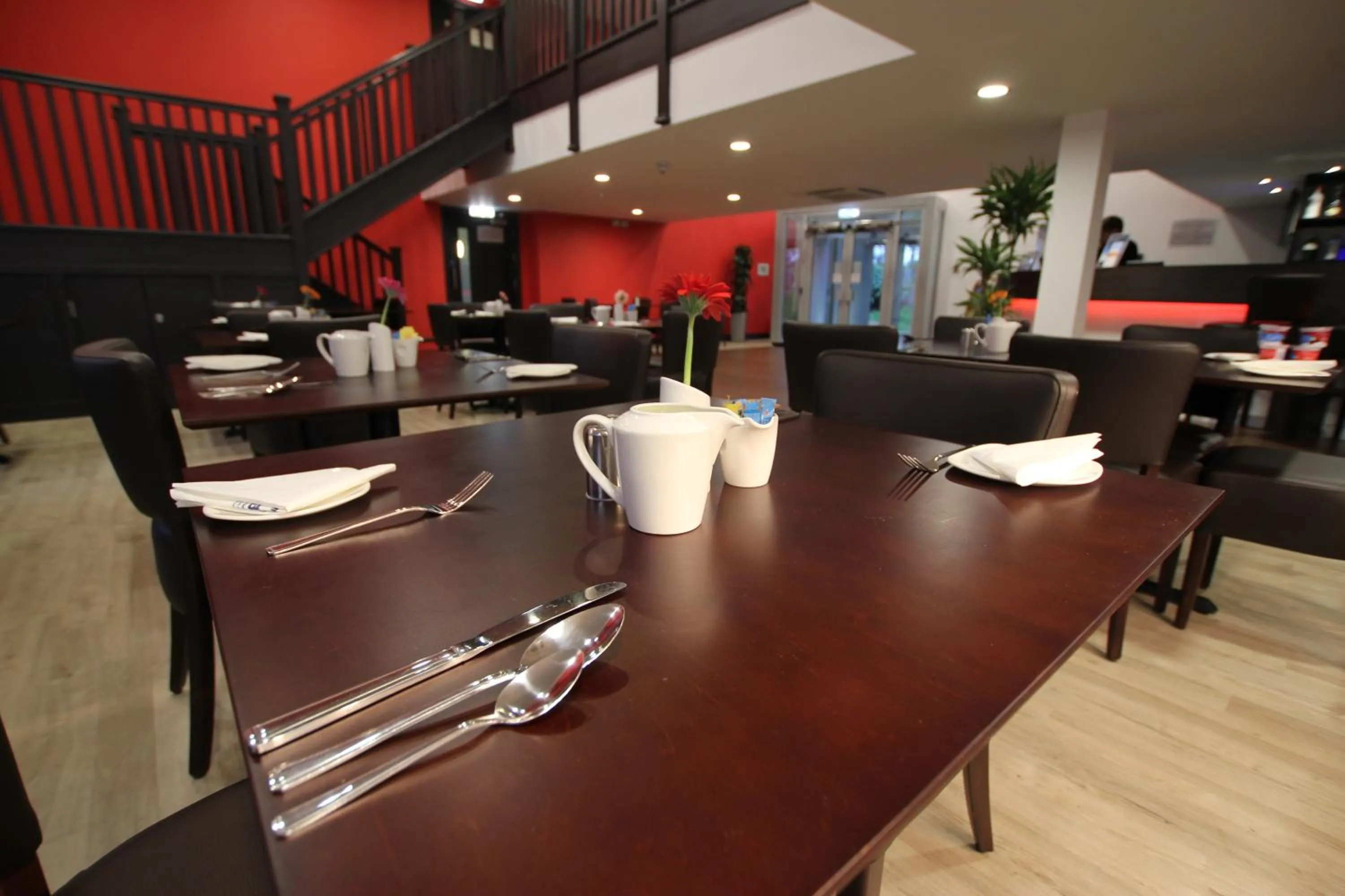 Restaurant/places to eat in Ramada Oxford
