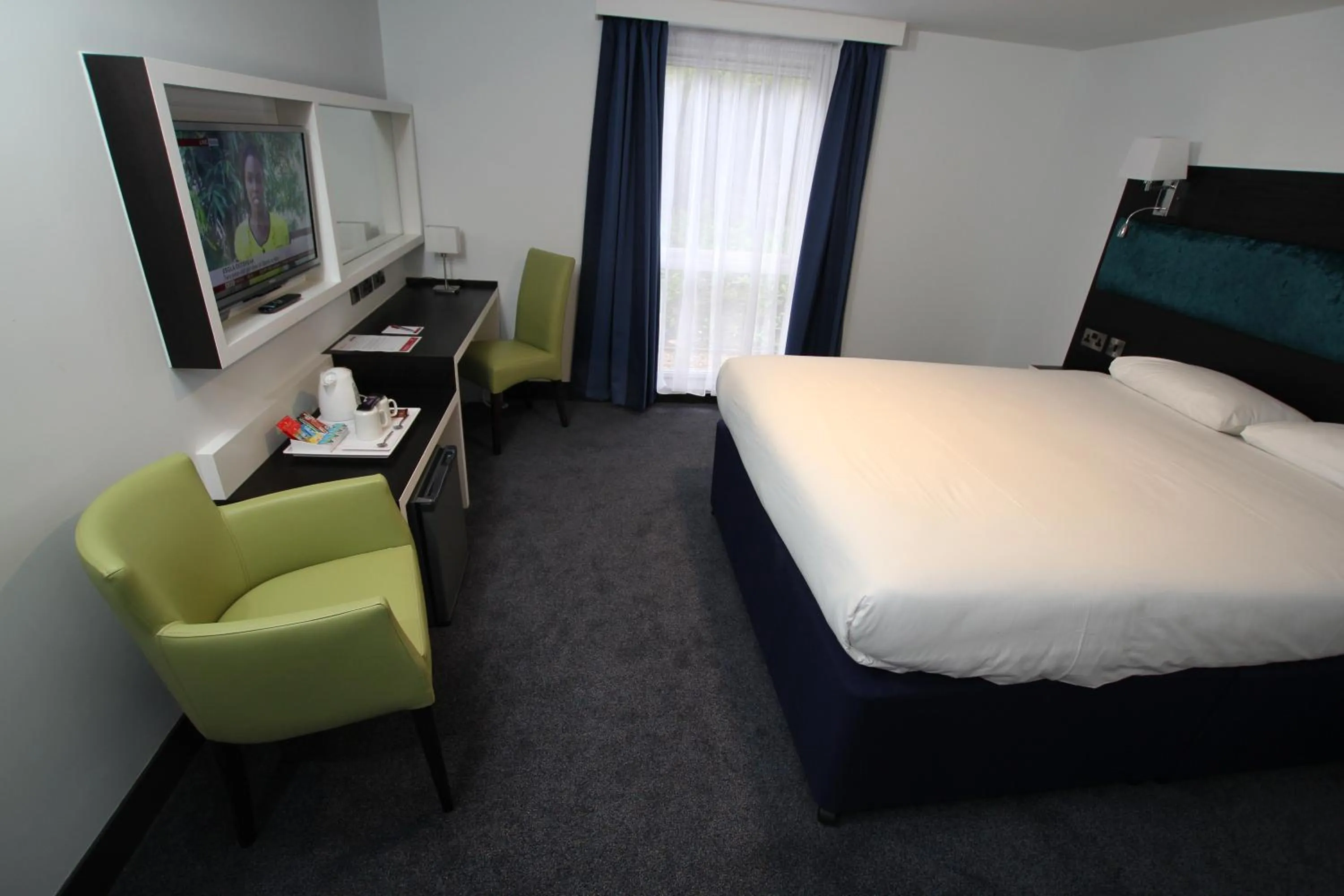 Bedroom, Bed in Ramada Oxford