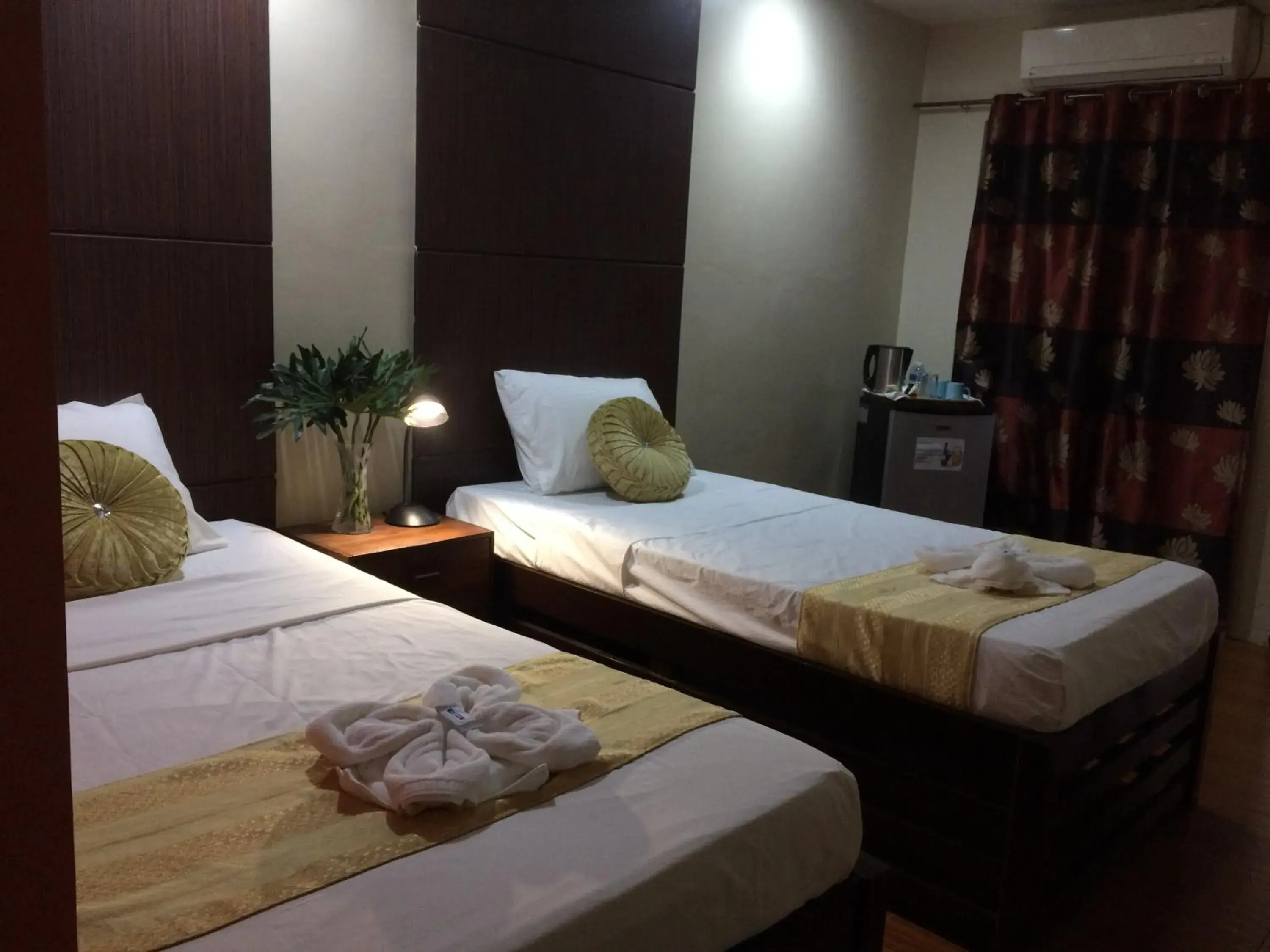 Deluxe Double Room with Extra Bed in Mañana Hotel Deluxe Double Room with Extra Bed in Mañana Hotel