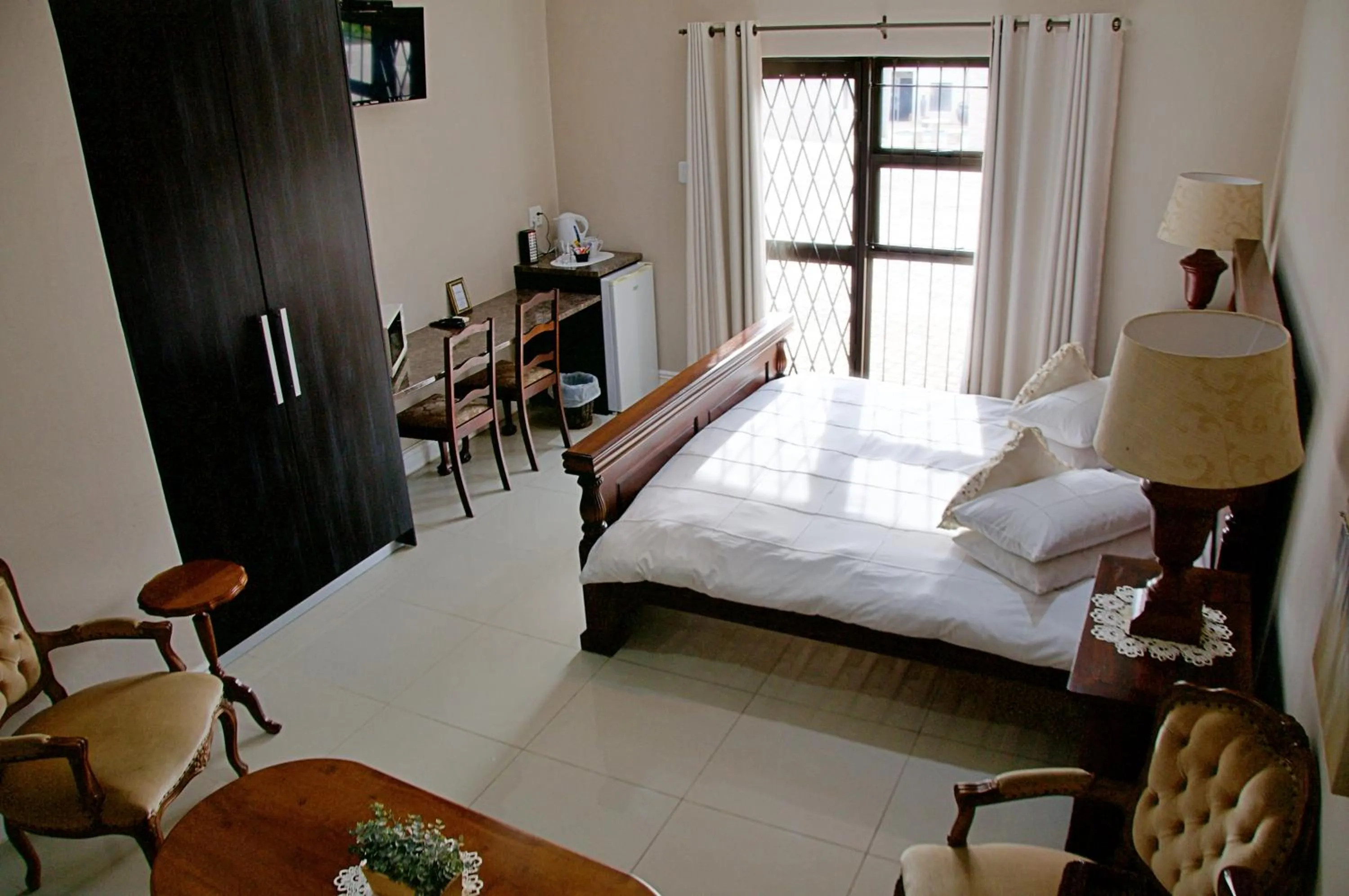 Photo of the whole room, Bed in Mi Casa Guest House