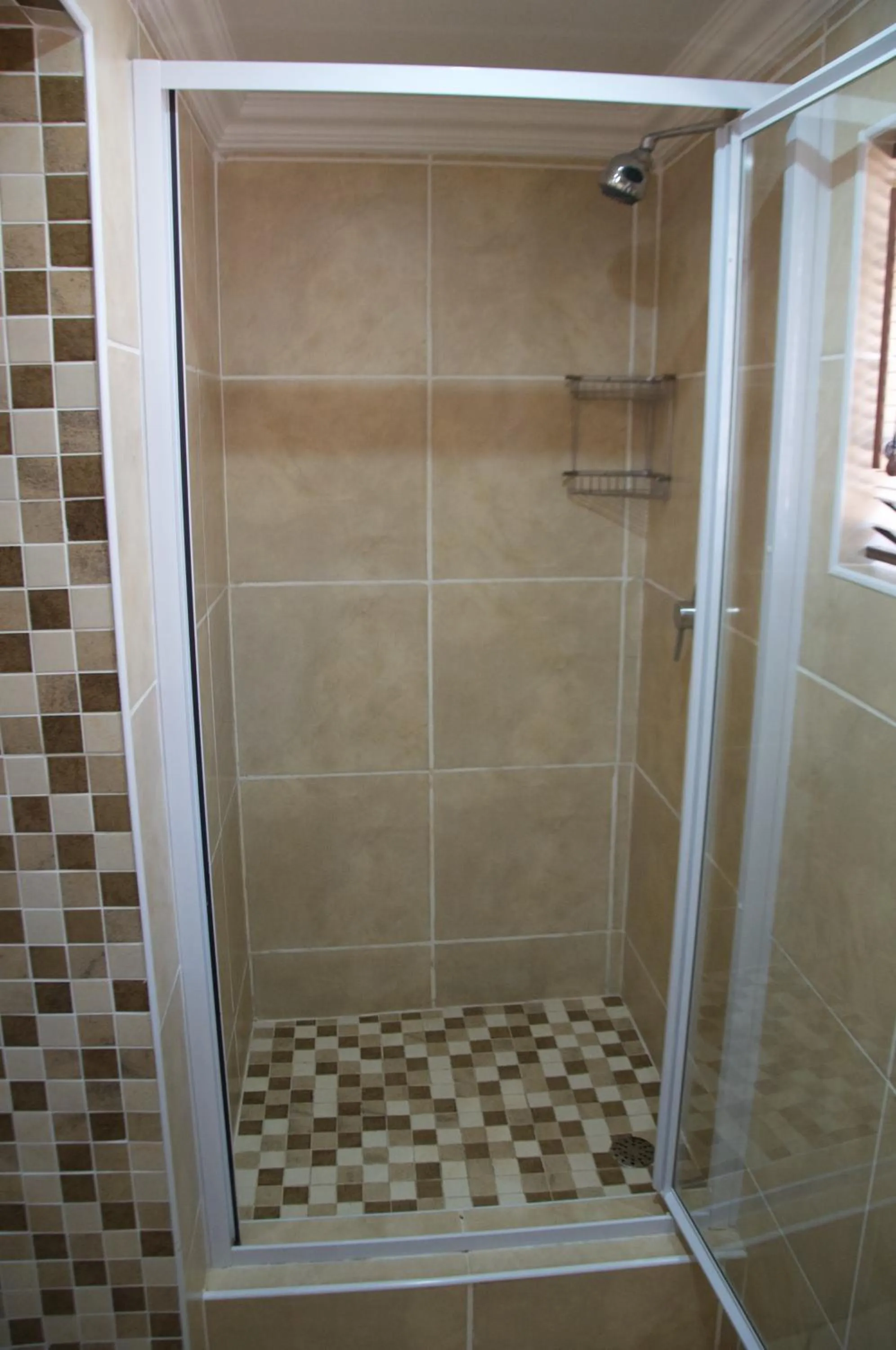 Shower in Mi Casa Guest House