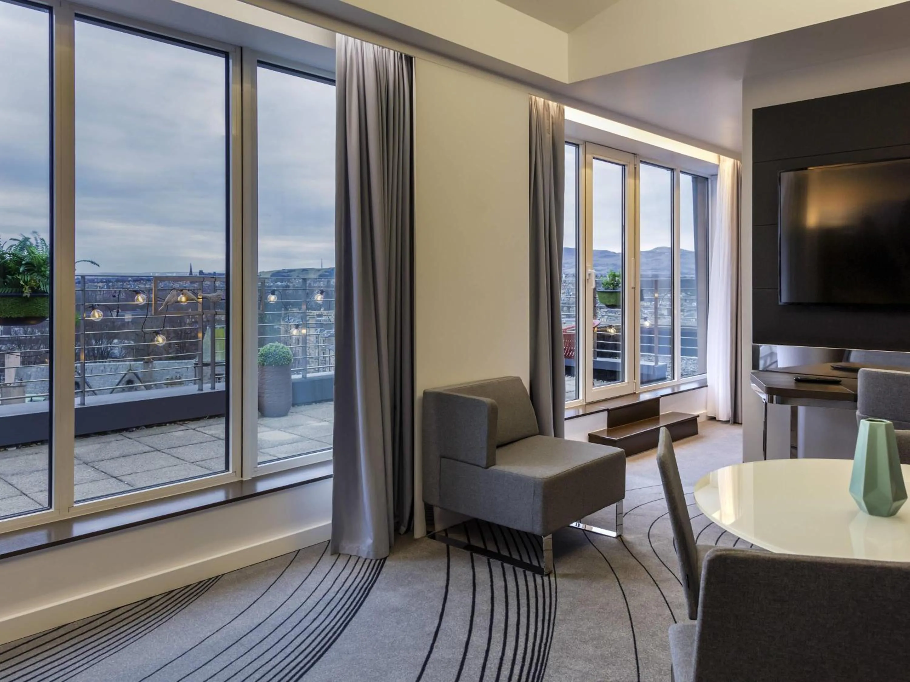 Bedroom in Novotel Edinburgh Centre