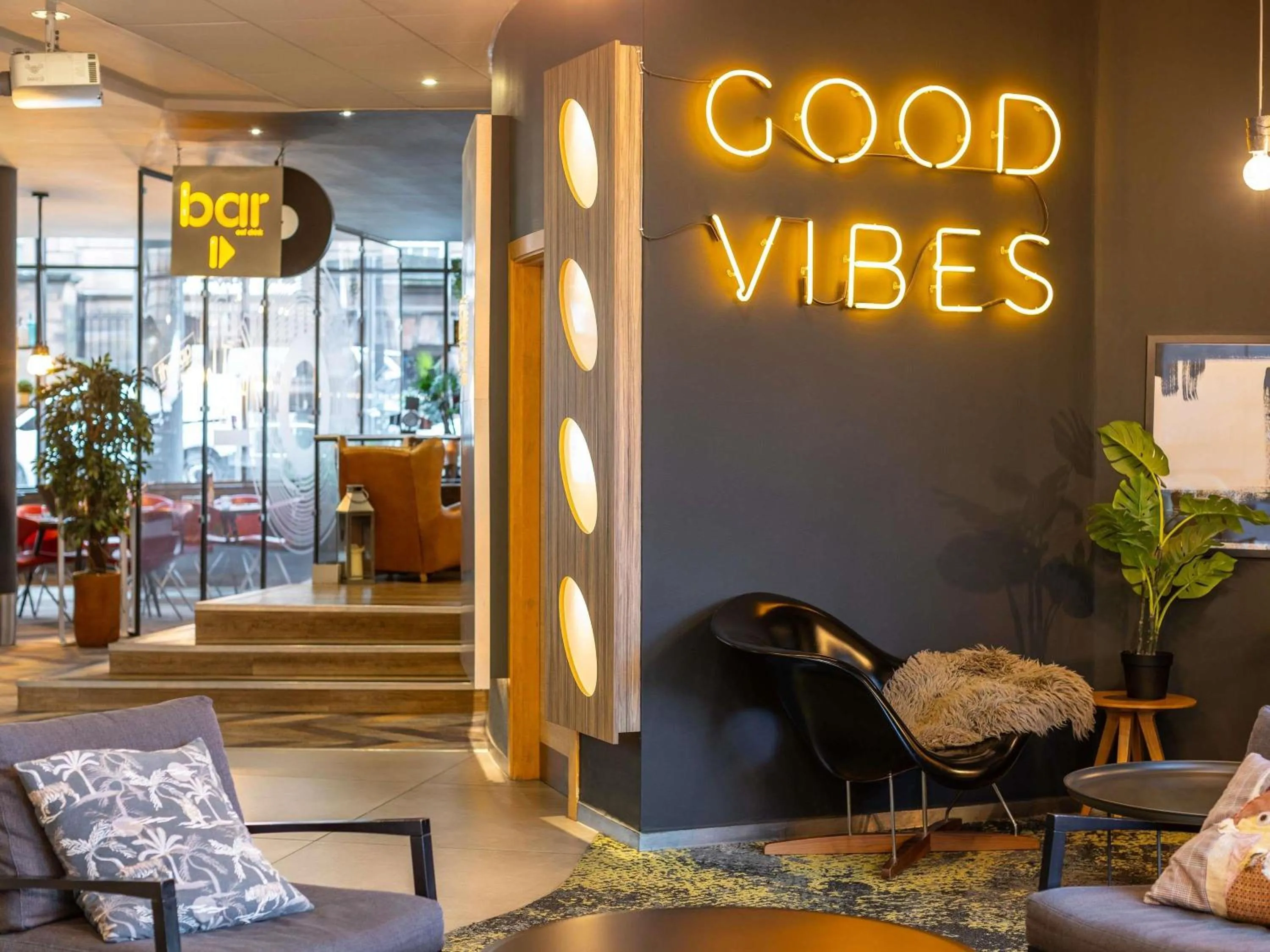 Property building in Novotel Edinburgh Centre