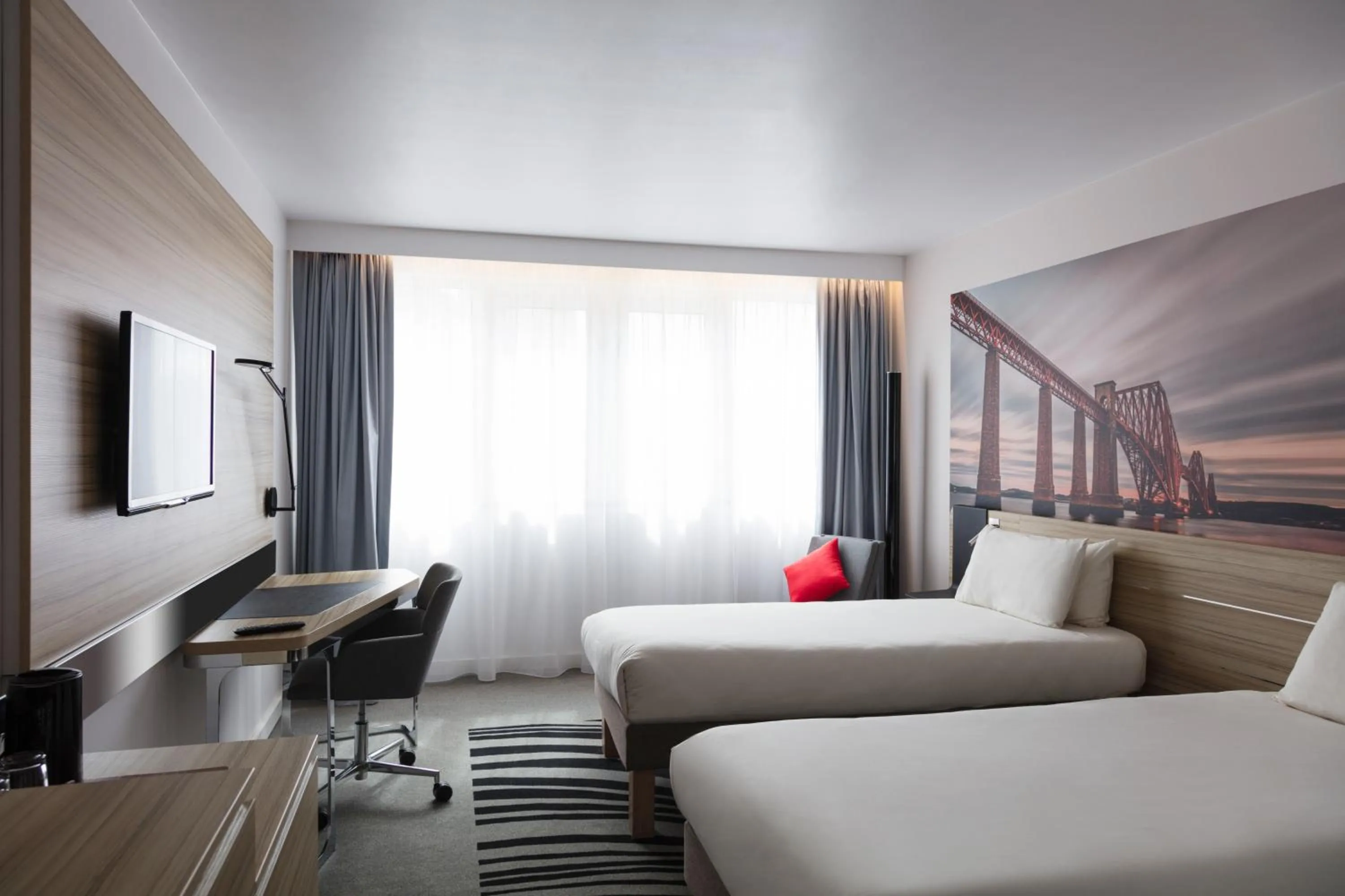 Bed in Novotel Edinburgh Centre