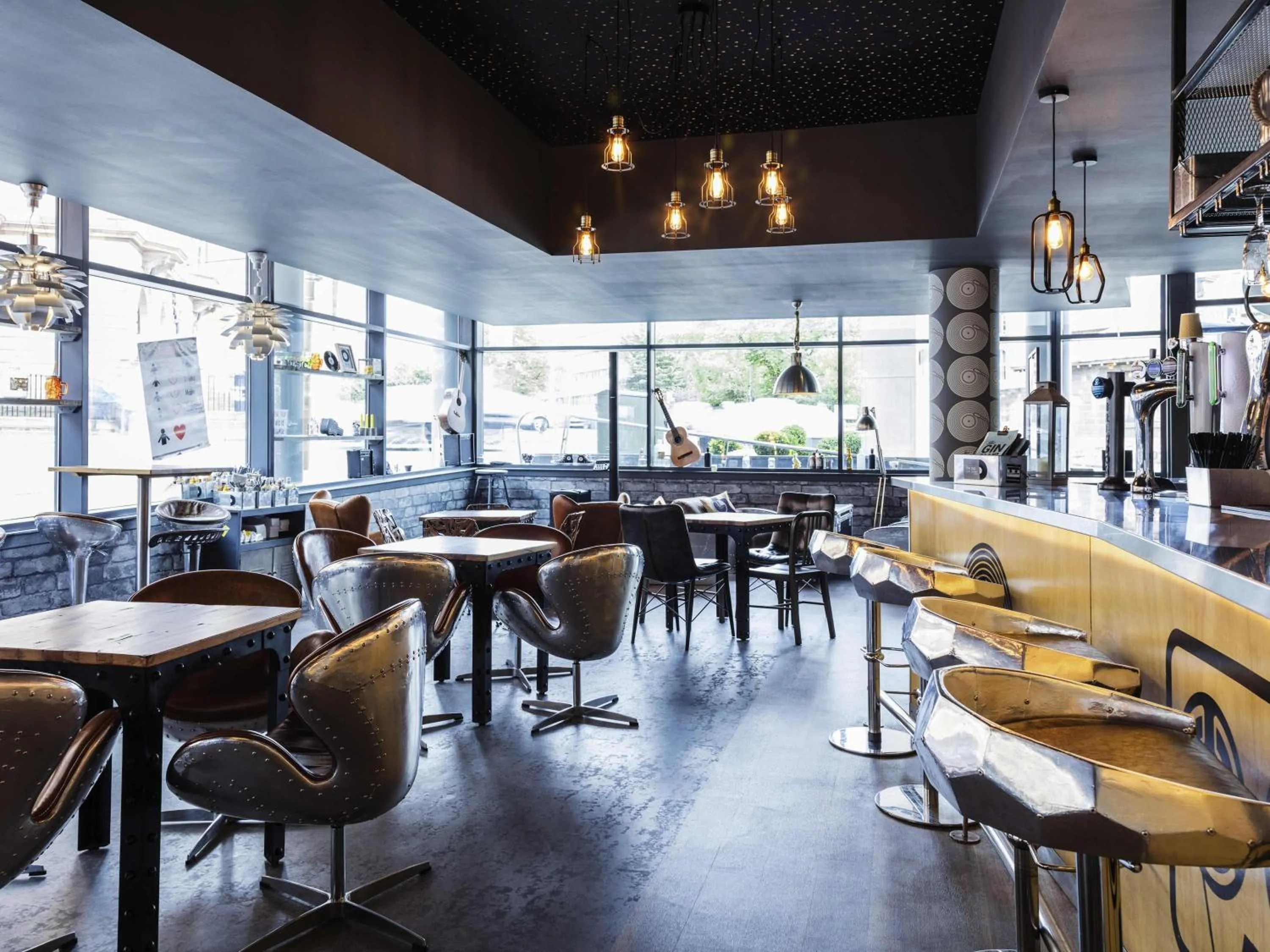 Restaurant/places to eat in Novotel Edinburgh Centre