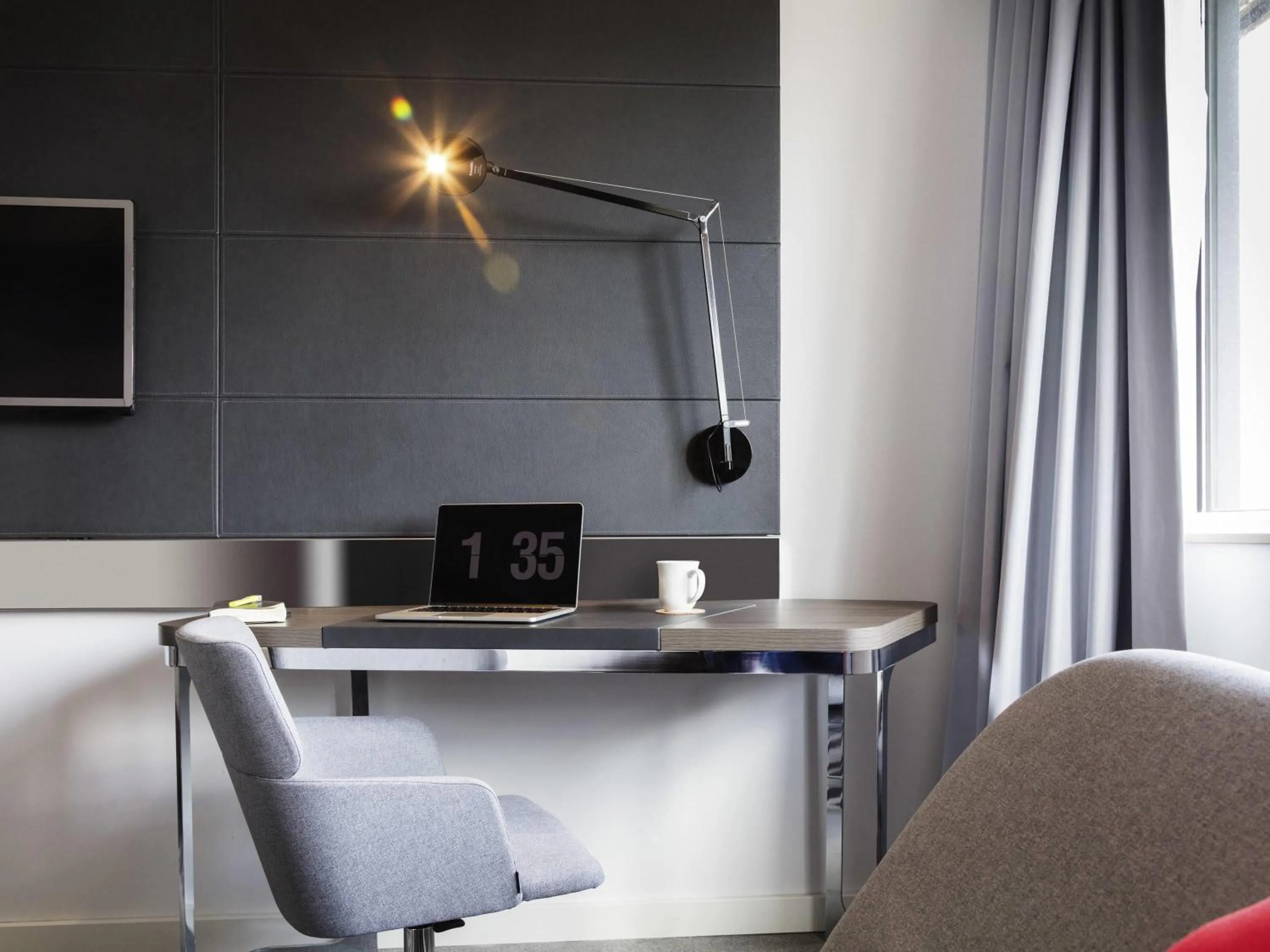 Bedroom in Novotel Edinburgh Centre