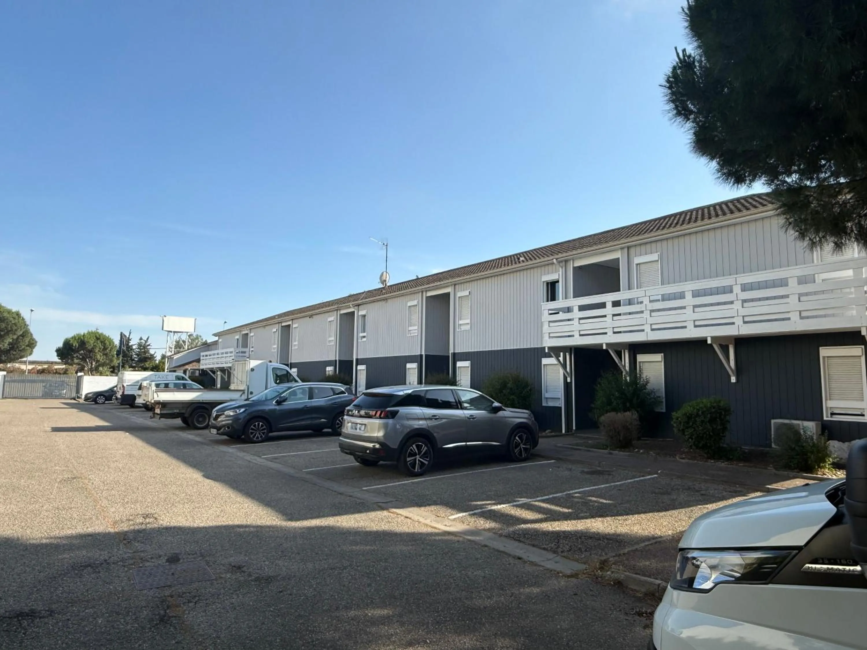 Parking in Fasthotel Avignon Nord Le Pontet
