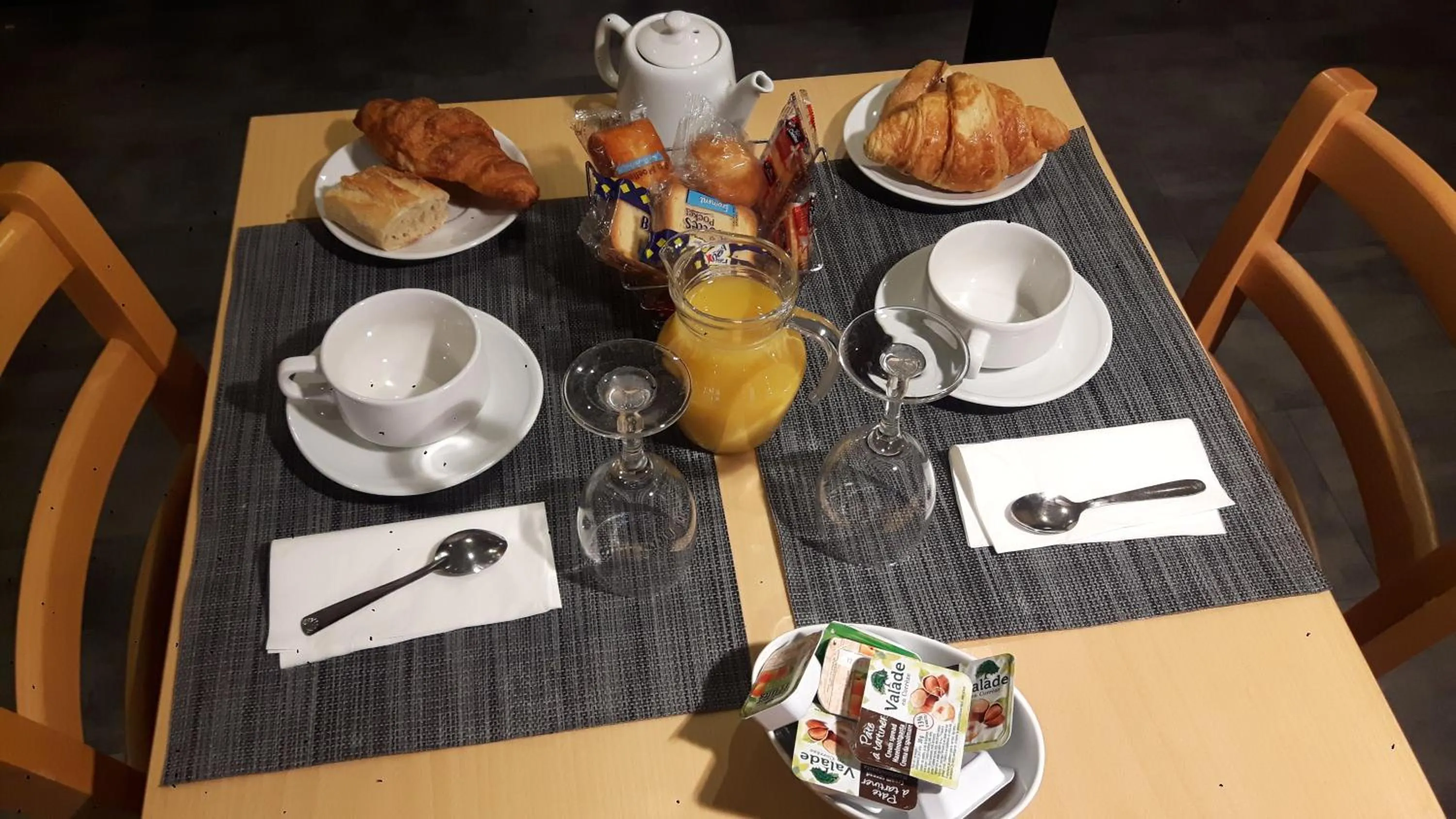 Food and drinks in Fasthotel Avignon Nord Le Pontet