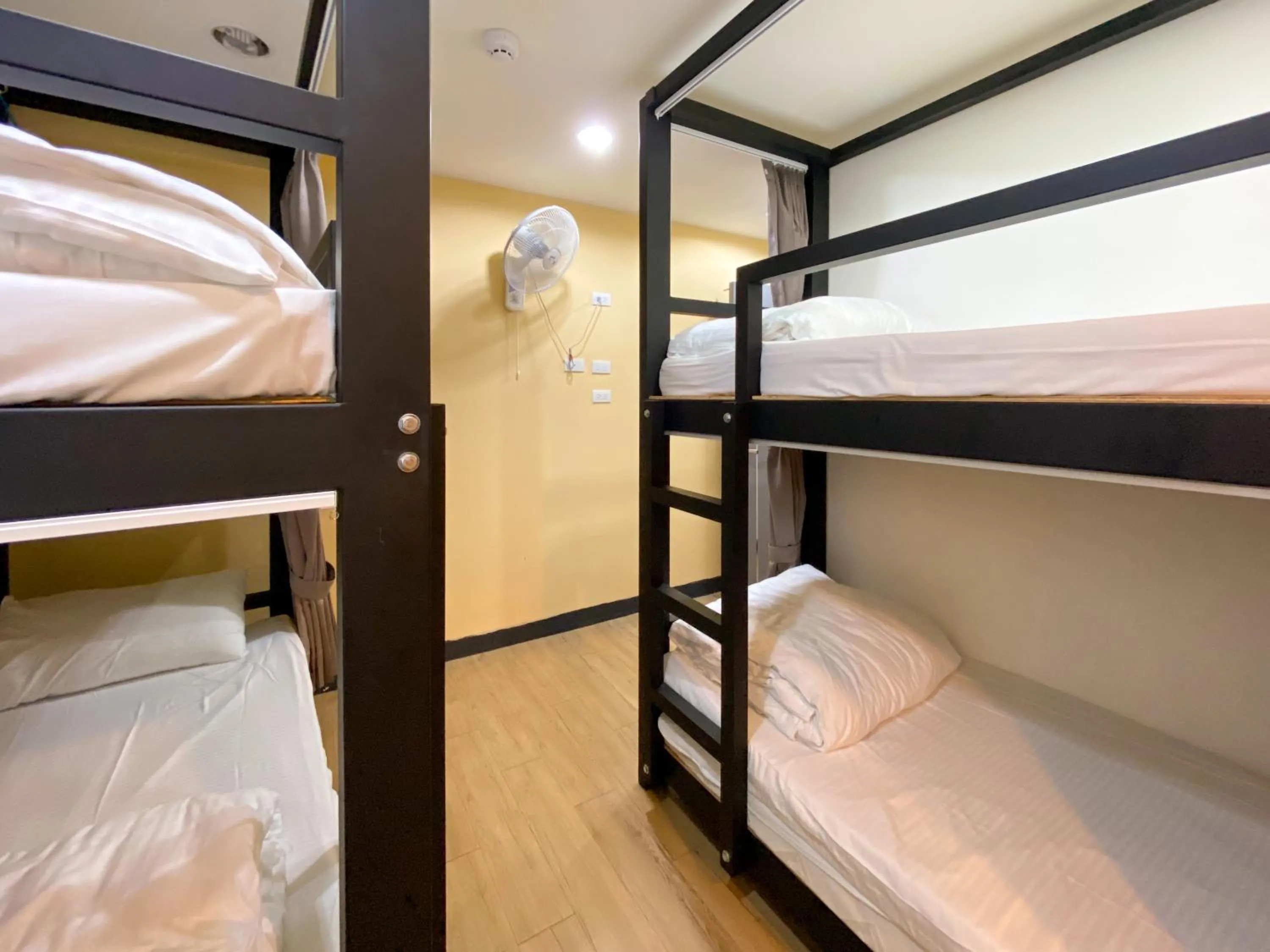 bunk bed, Bed in 淡水民宿-台北Yes Hotel