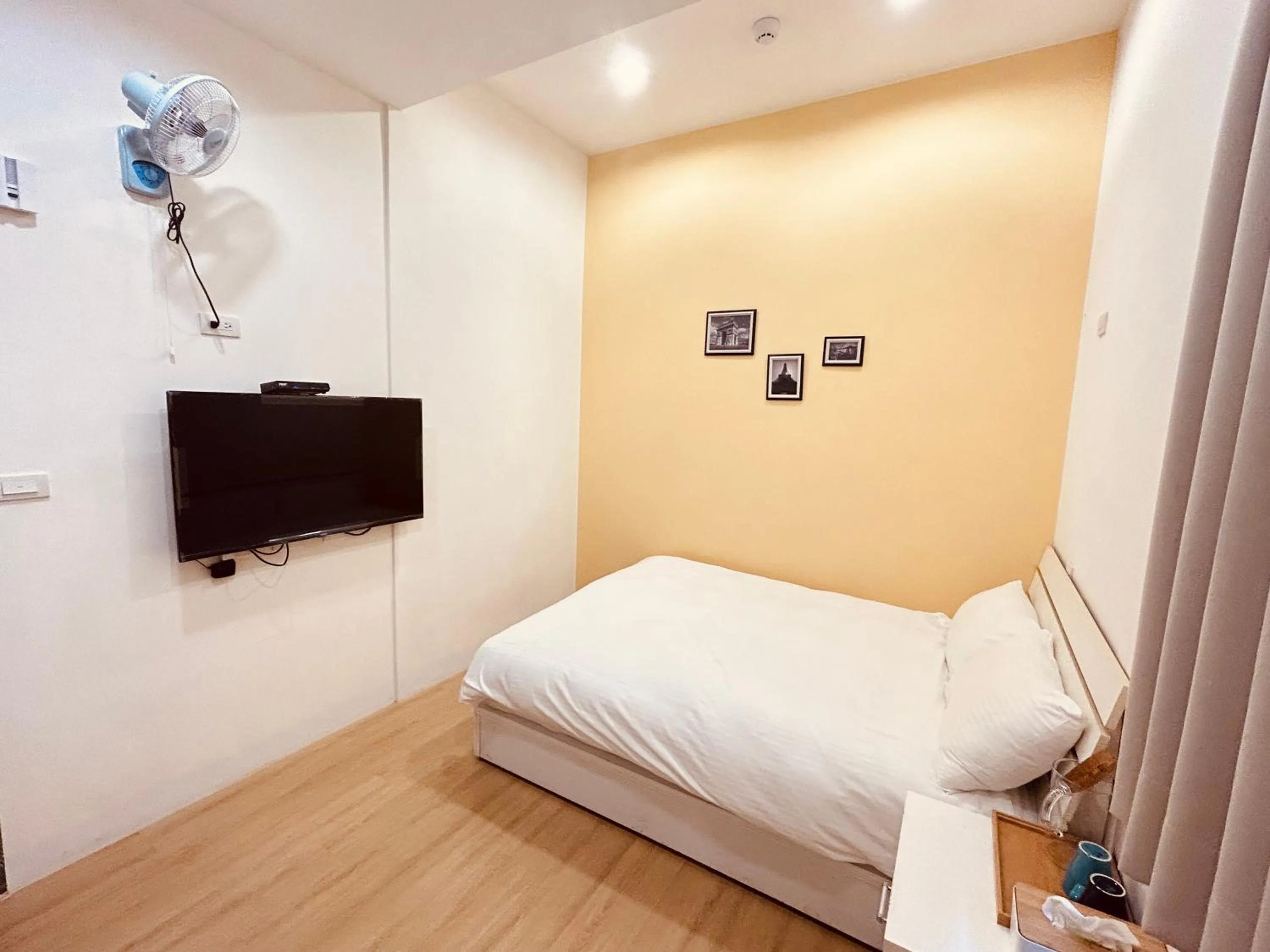 Photo of the whole room, Bed in 淡水民宿-台北Yes Hotel