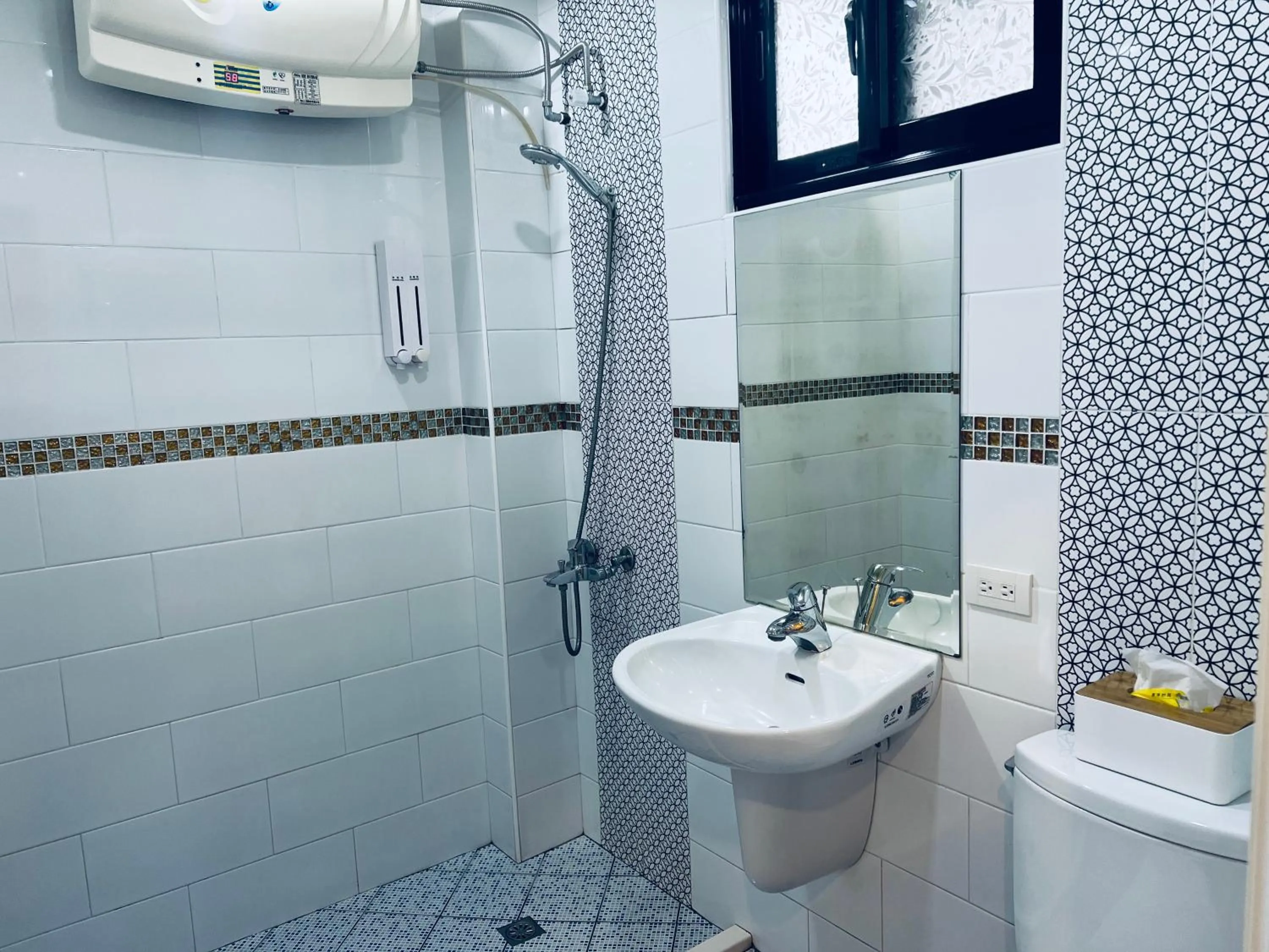 Shower in 淡水民宿-台北Yes Hotel