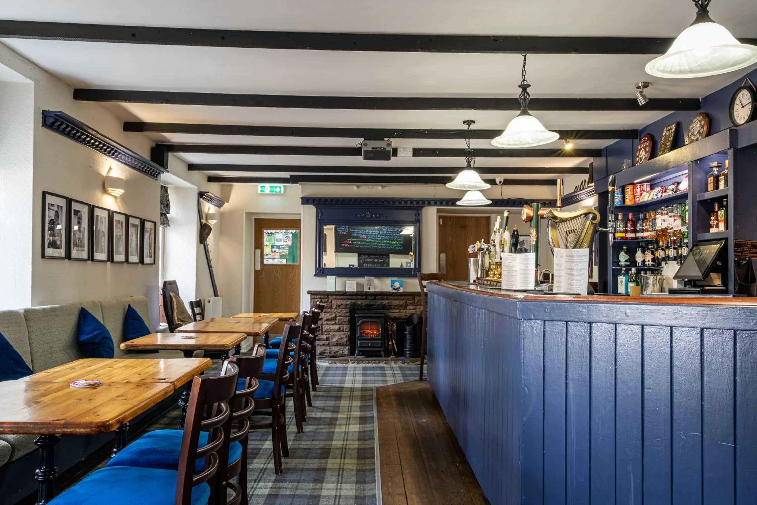 Lounge or bar in Rose & Crown