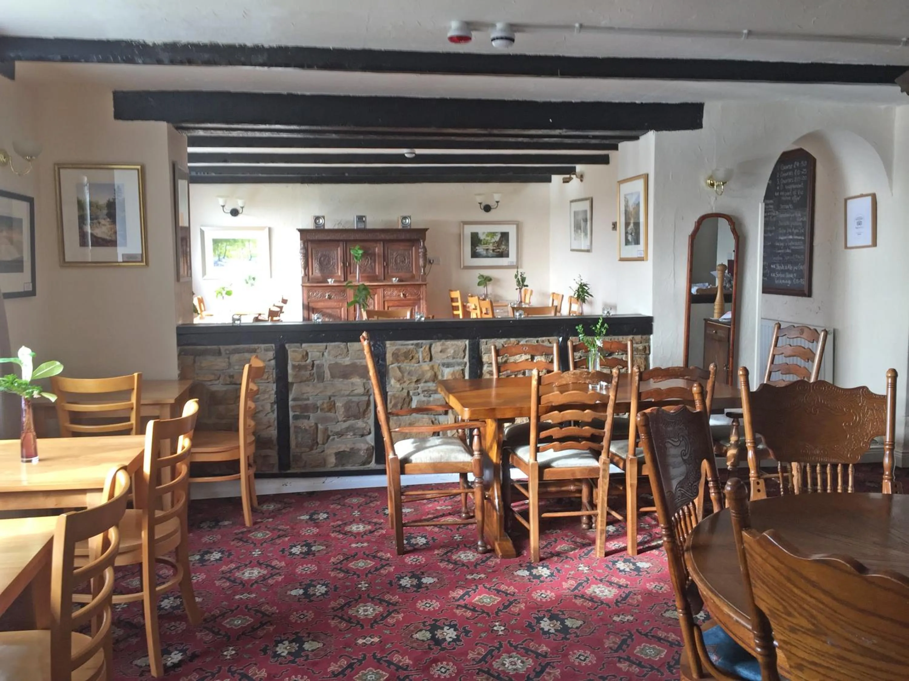 Restaurant/places to eat in Rose & Crown
