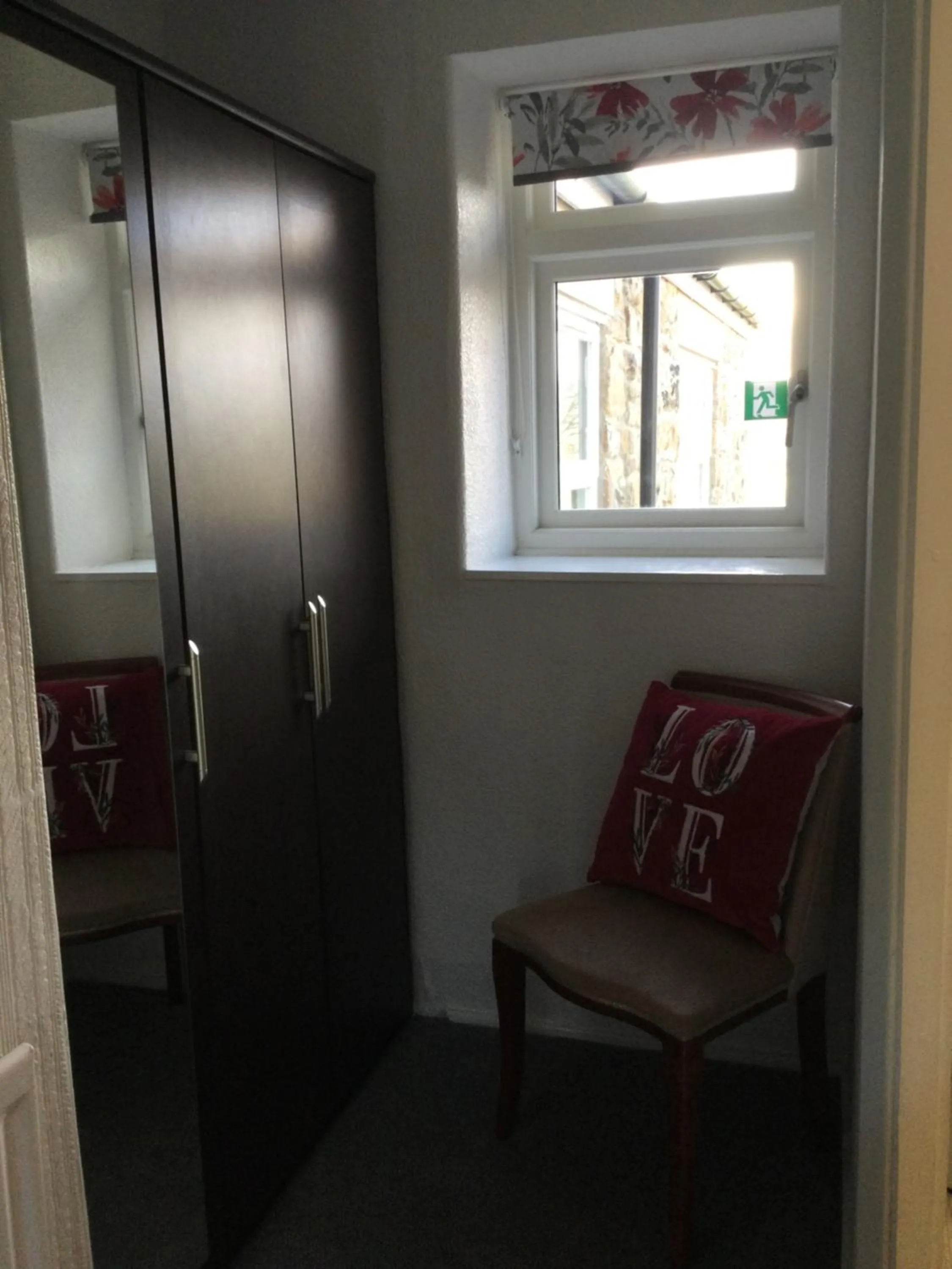 Bedroom in Rose & Crown