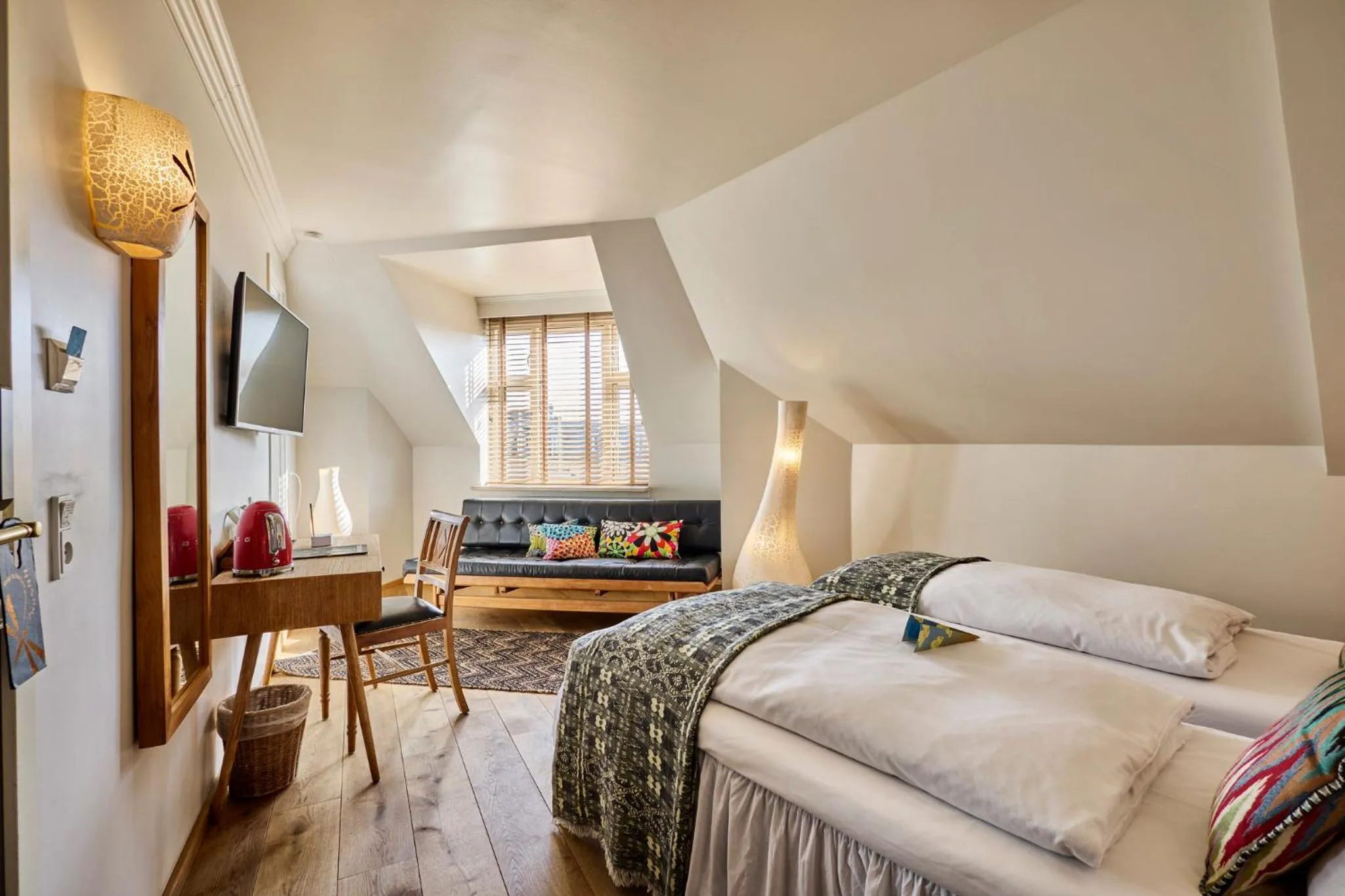 Bedroom, Bed in Axel Guldsmeden