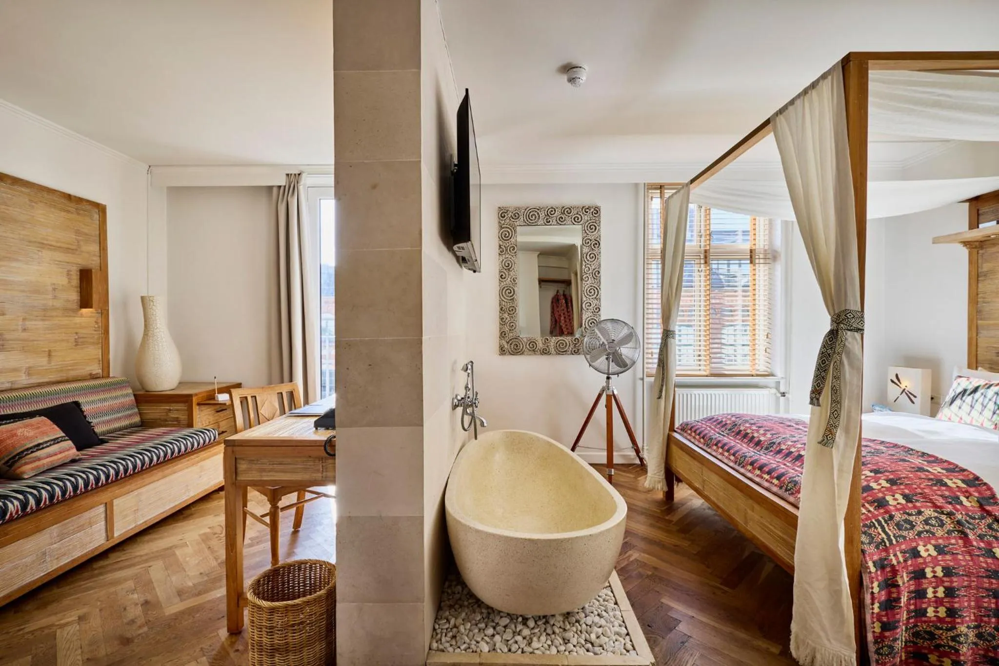 Bedroom, Bed in Axel Guldsmeden