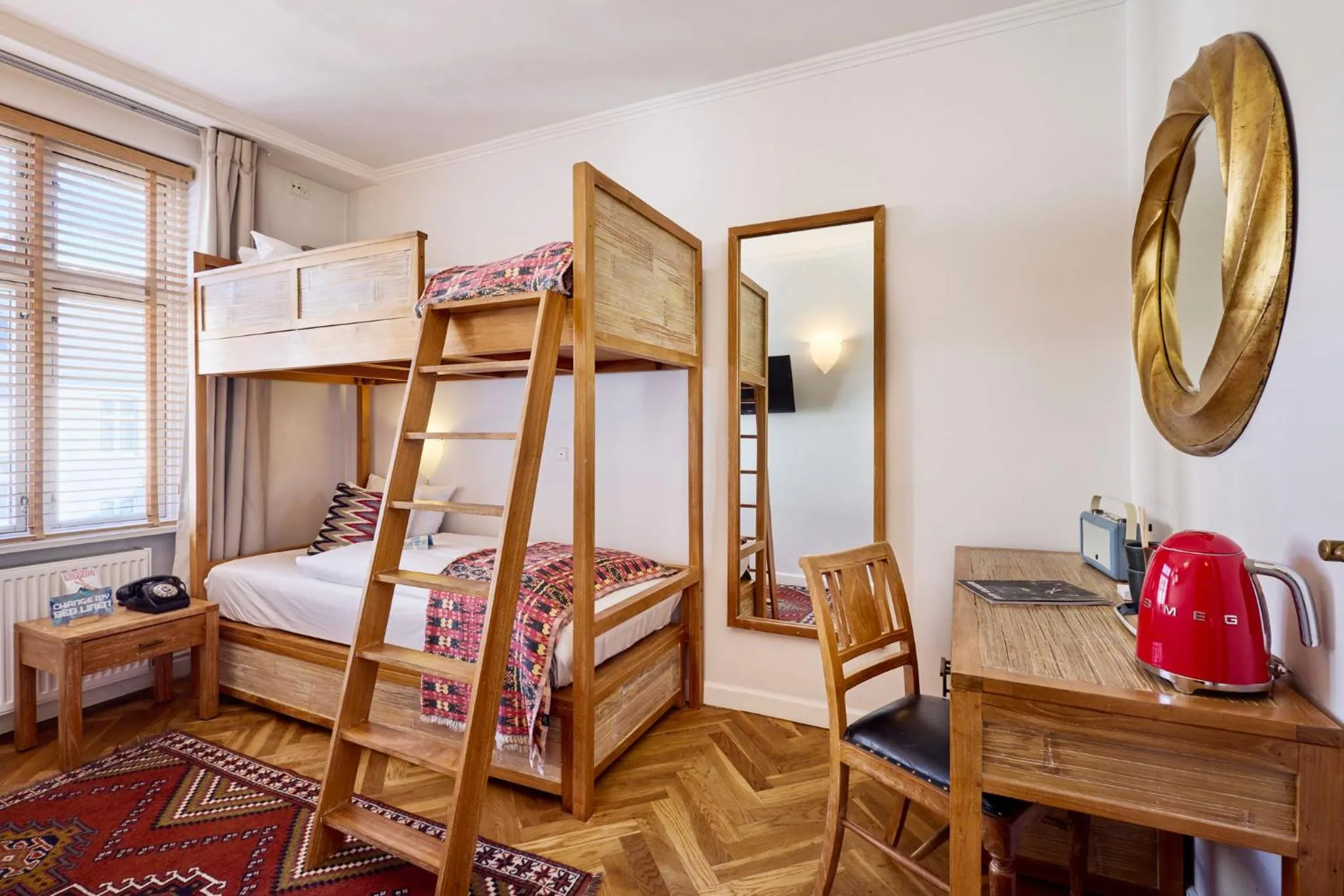 Bedroom, Bed in Axel Guldsmeden