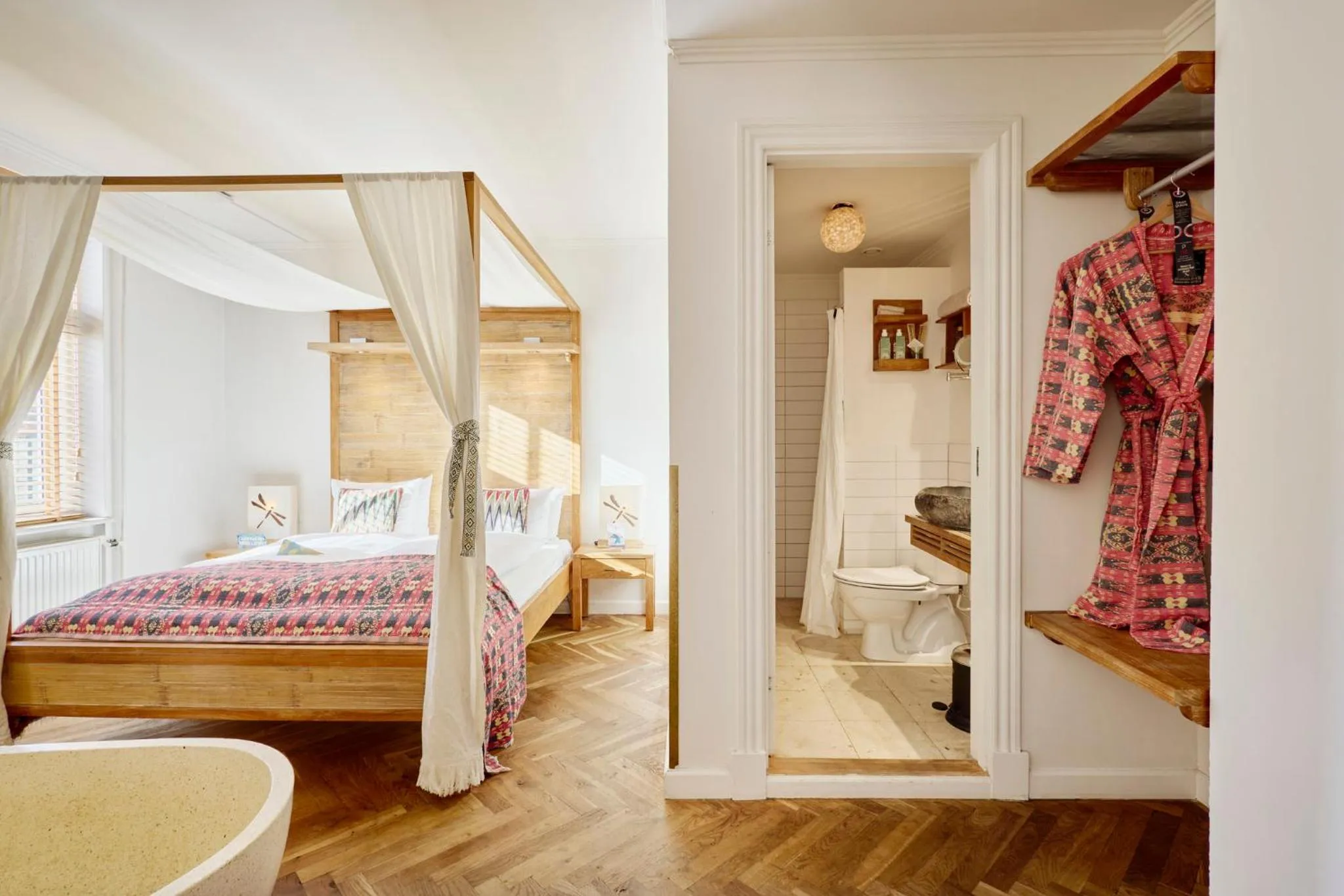 Bedroom, Bed in Axel Guldsmeden