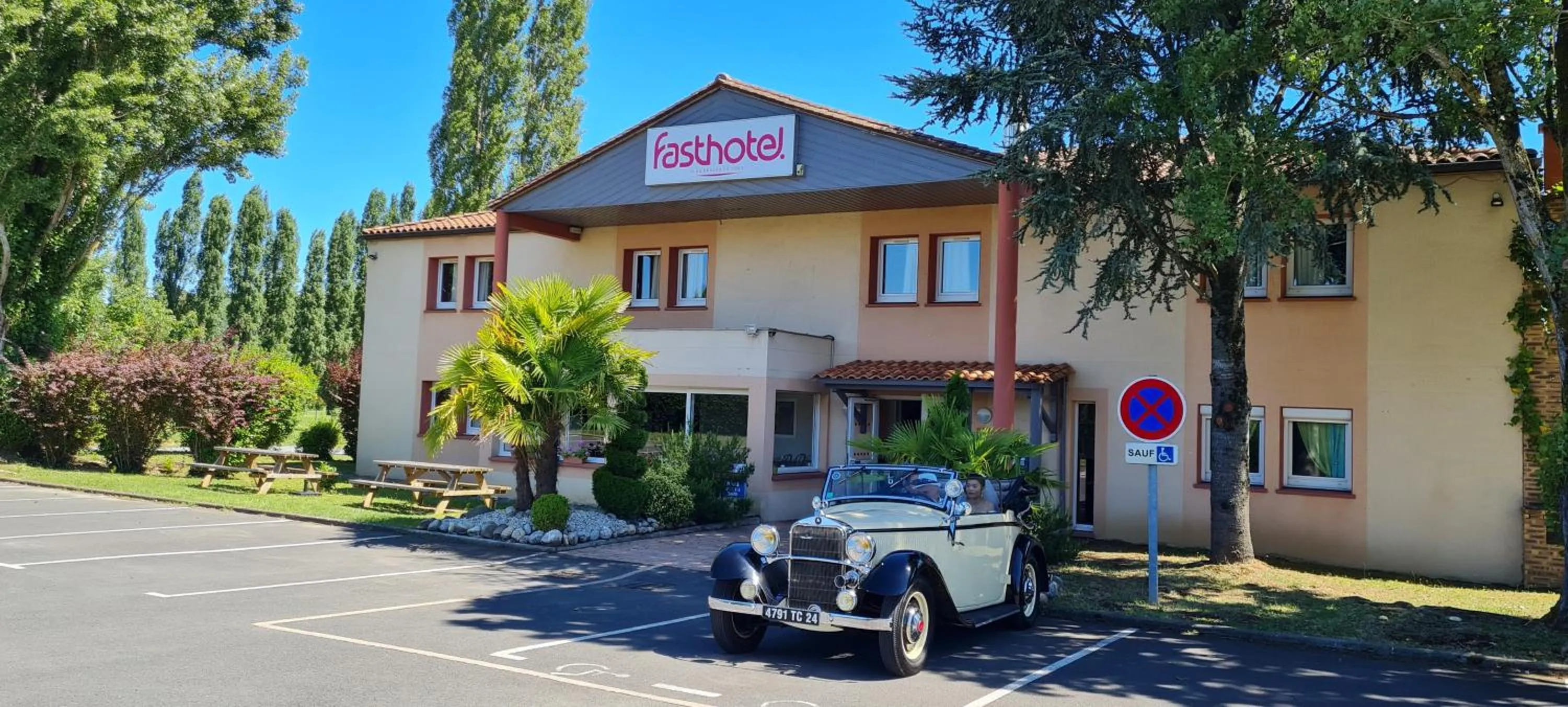 Parking in Fasthôtel Périgueux - Un Hôtel FH Confort