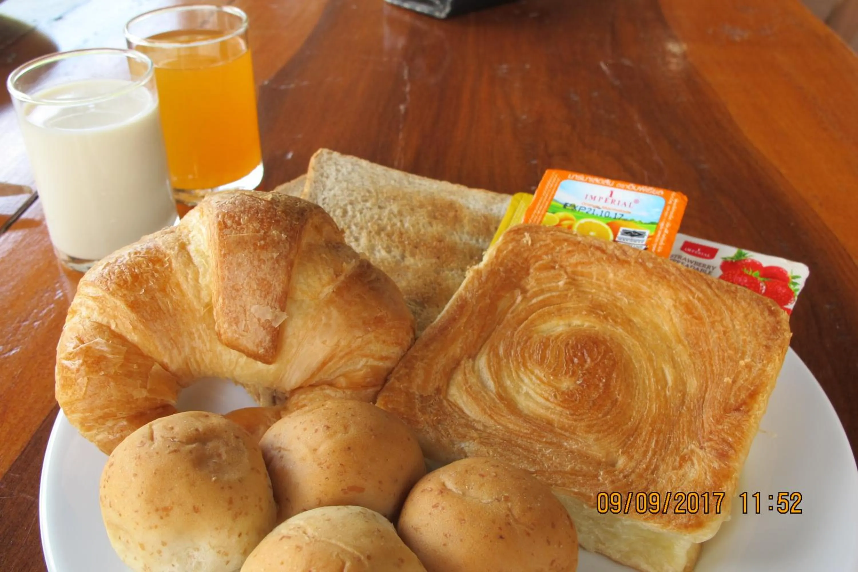 Continental breakfast in Krabi Inn Resort