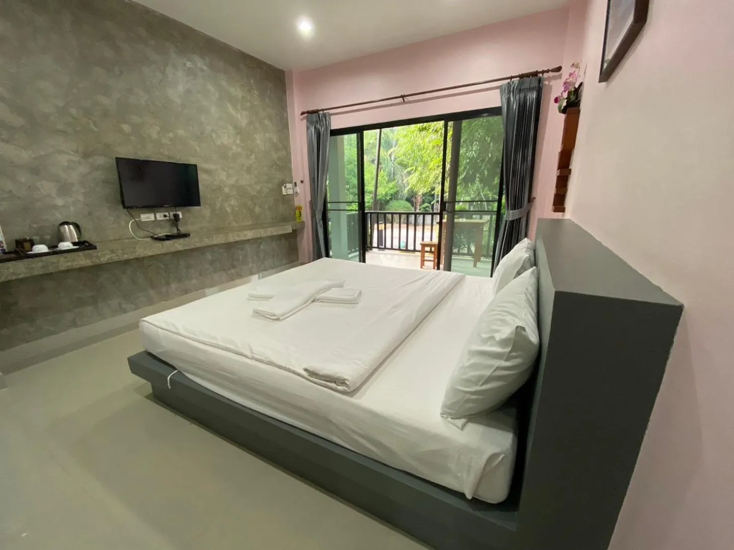 Bed in Krabi Inn Resort