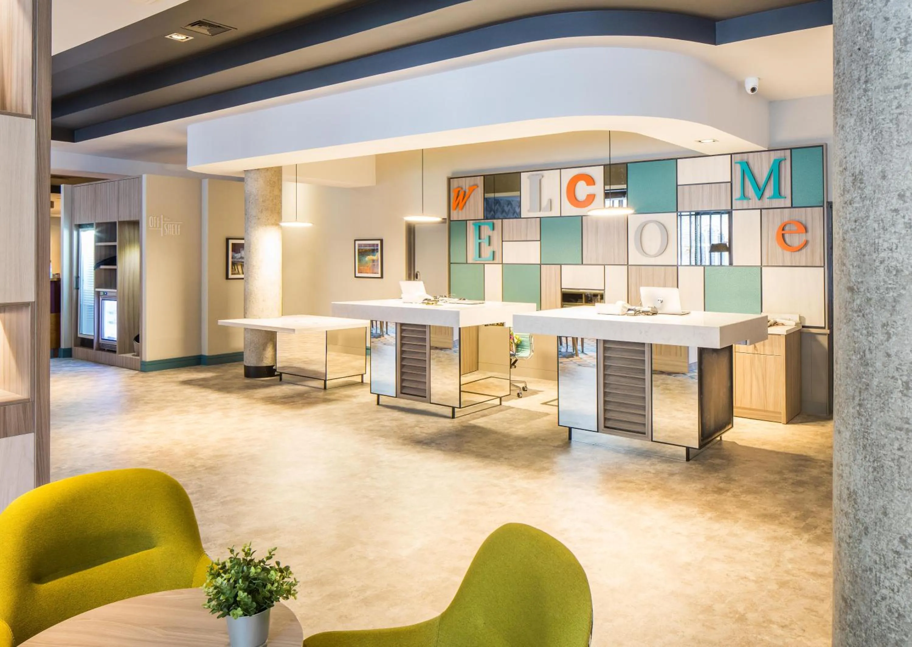 Lobby or reception in Leonardo Hotel Belfast