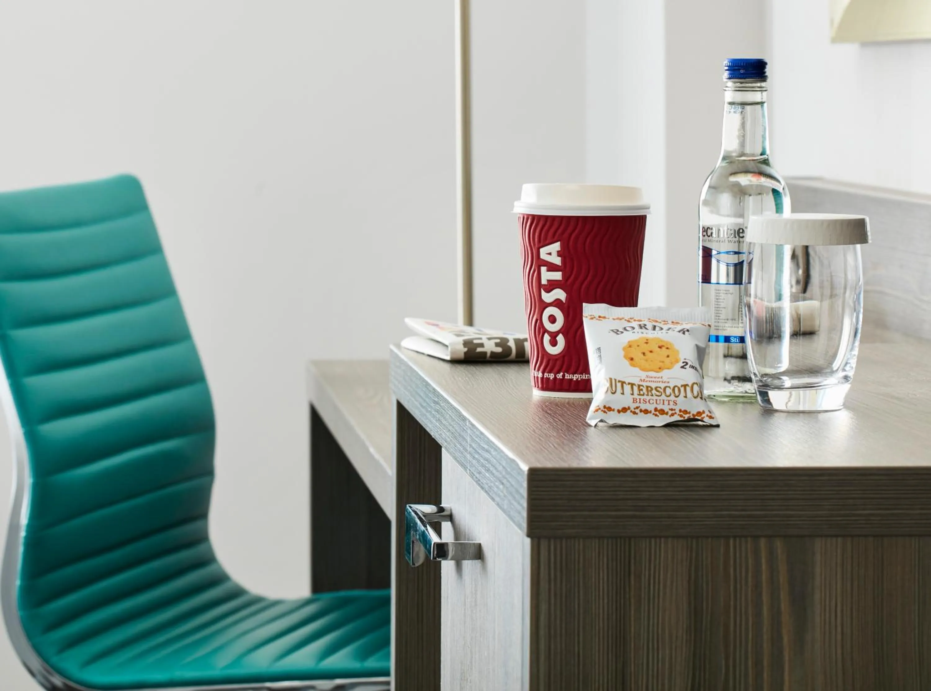 Bedroom in Leonardo Hotel Belfast