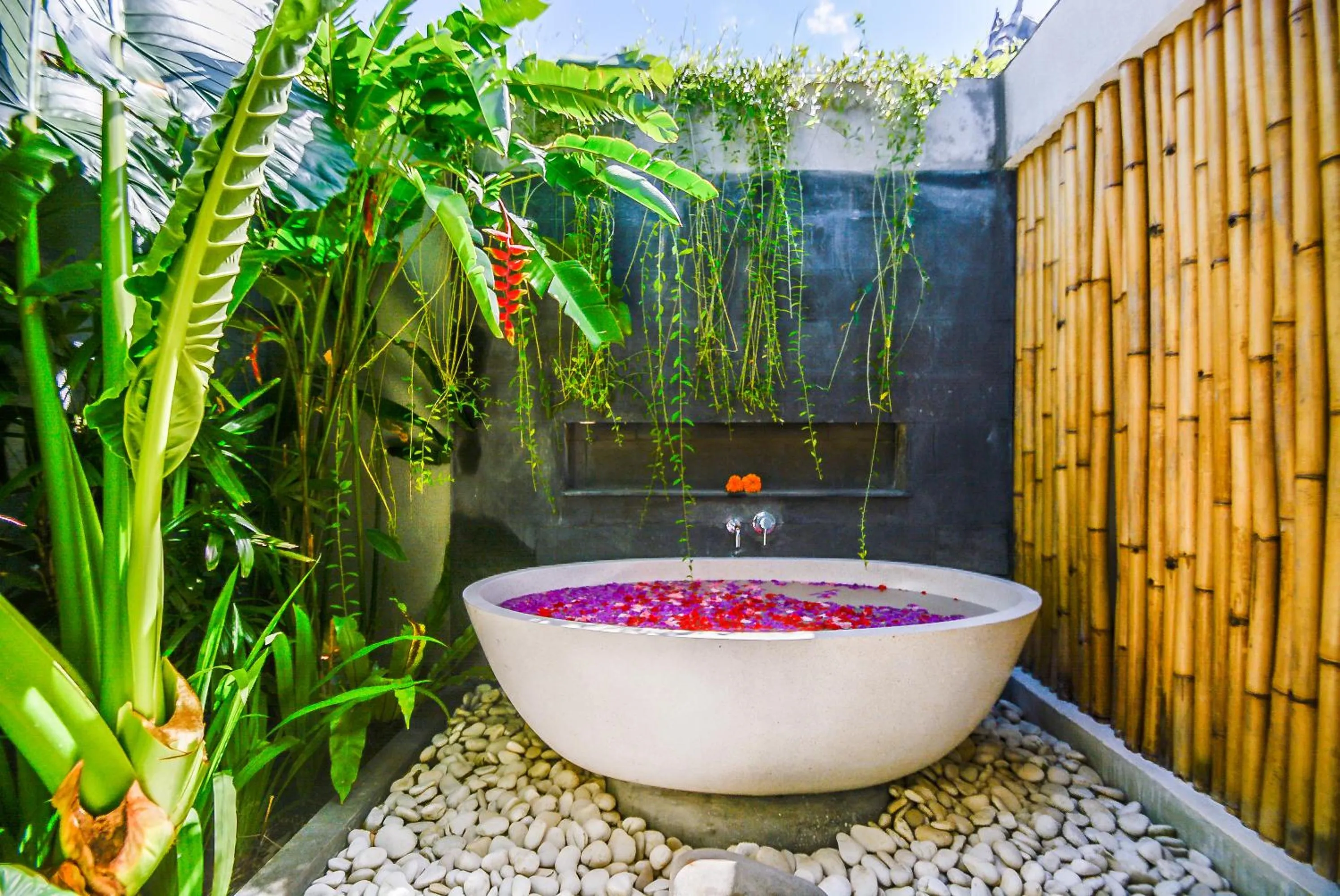 Bathroom in Mahi Mahi Villa & Suites