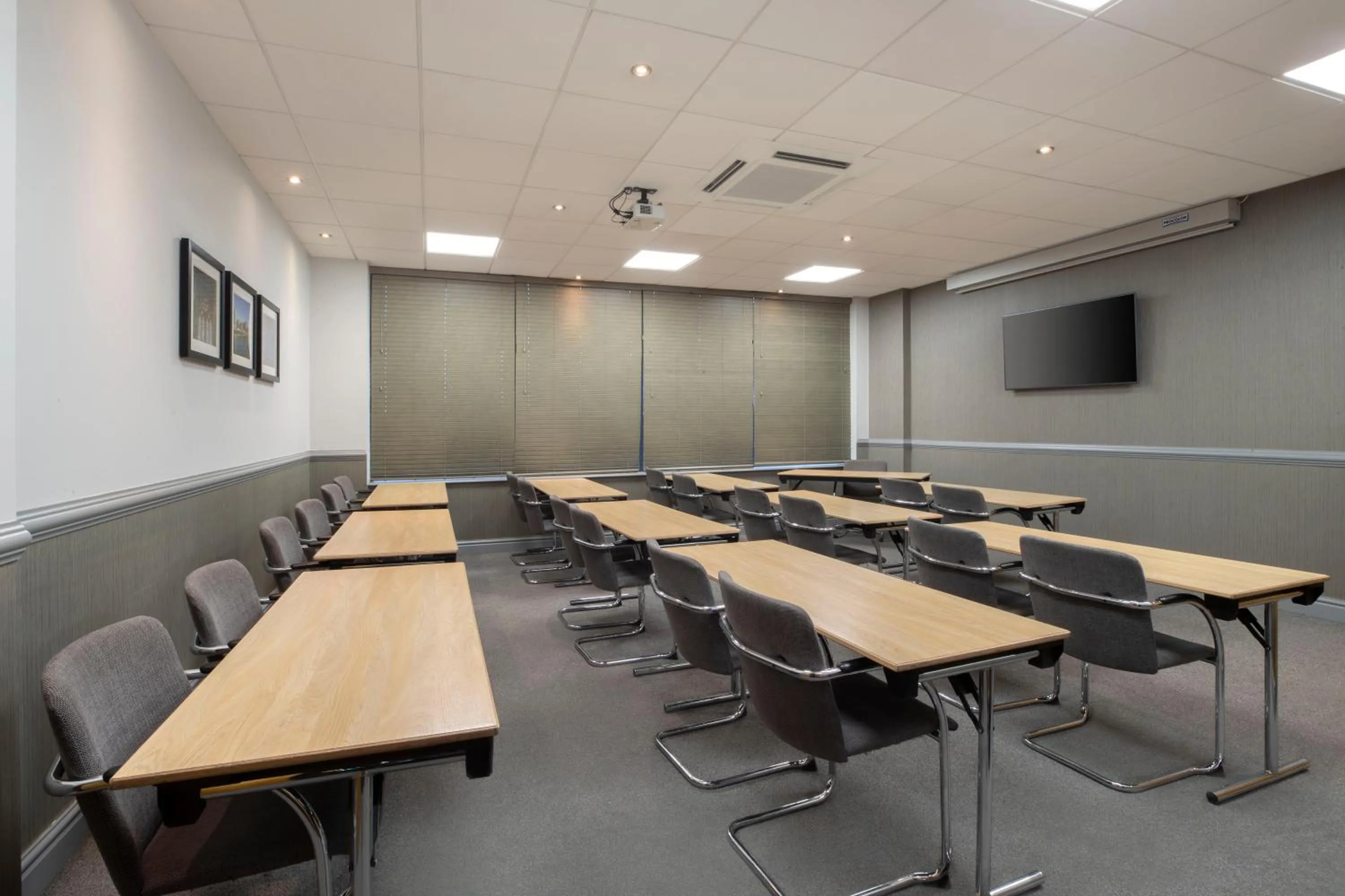 Meeting/conference room in Leonardo Royal Hotel Glasgow