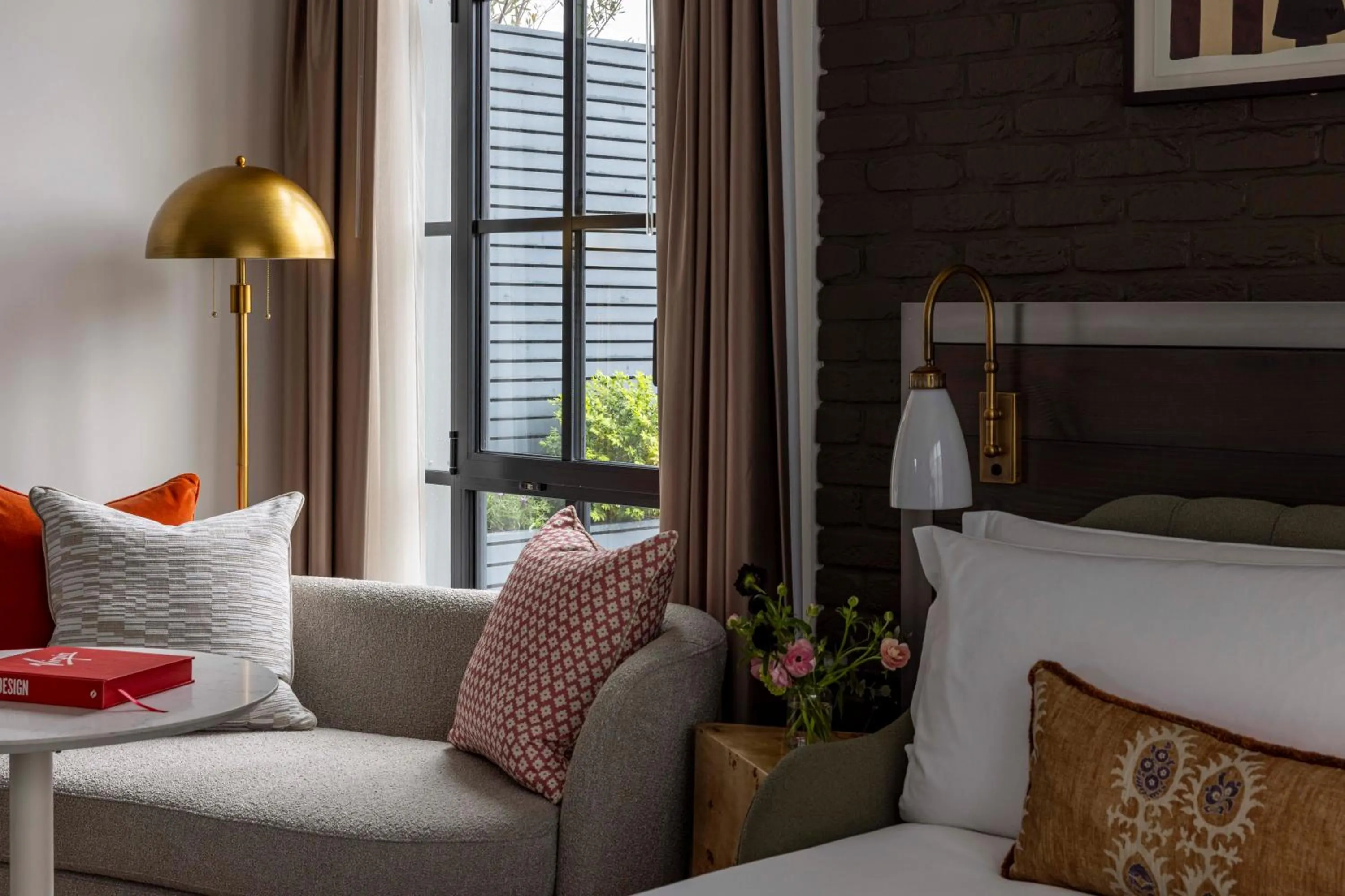 Seating area, Bed in Virgin Hotels London - Shoreditch