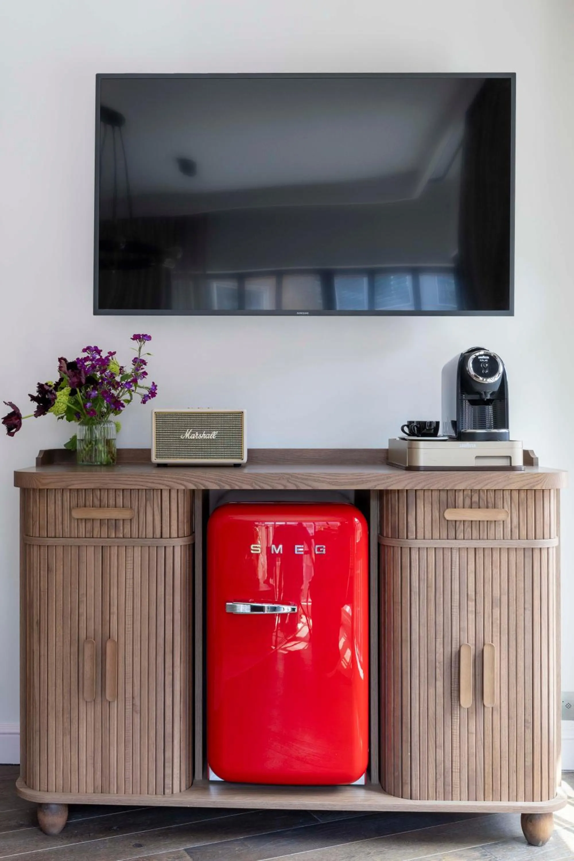 TV and multimedia in Virgin Hotels London - Shoreditch