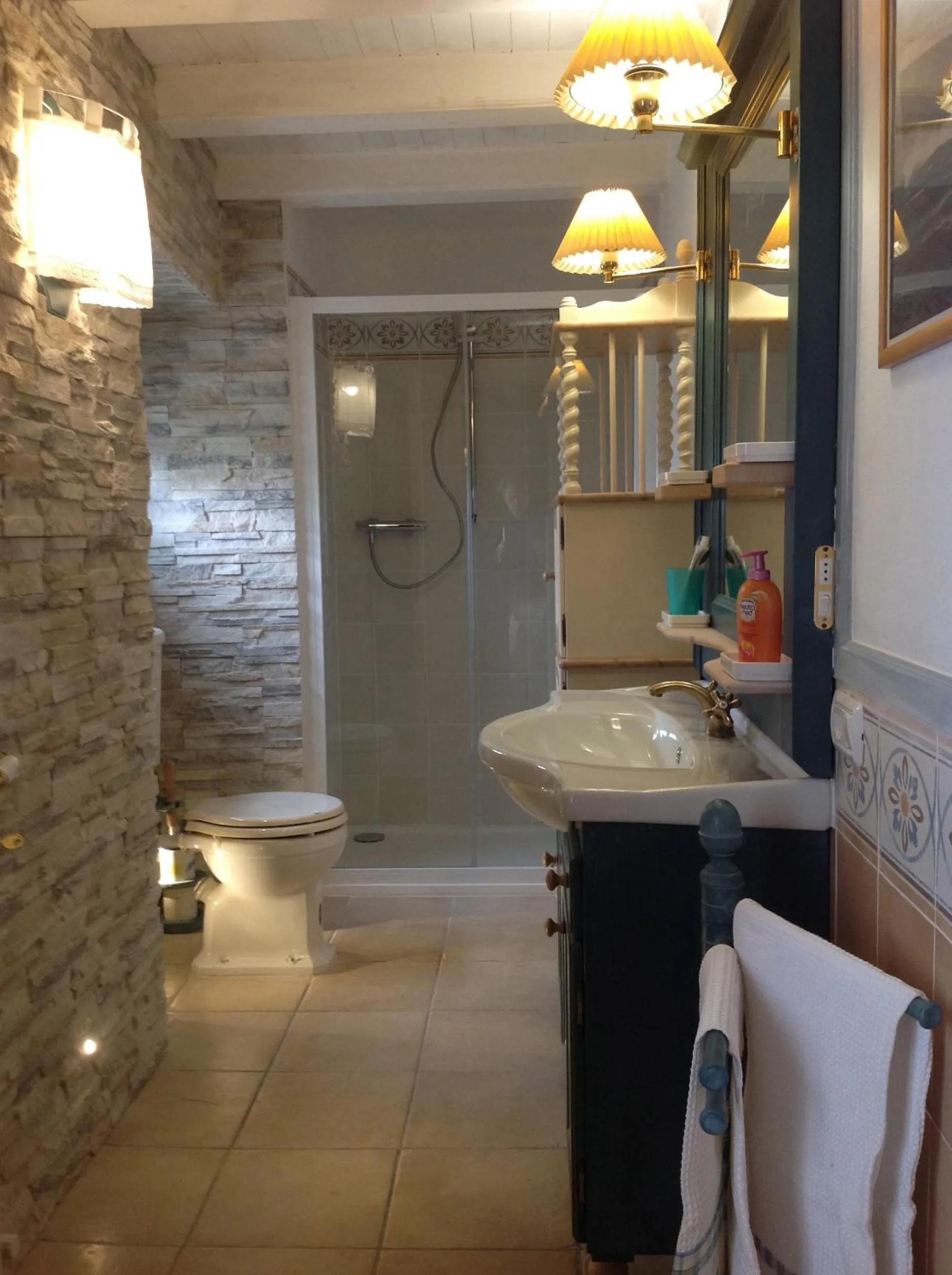 Bathroom in East Wind