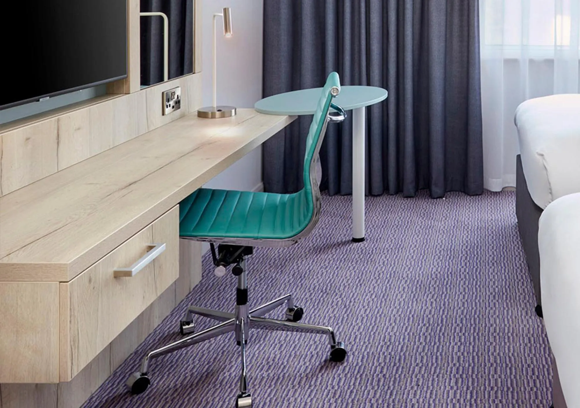 Bedroom in Leonardo Hotel London Croydon