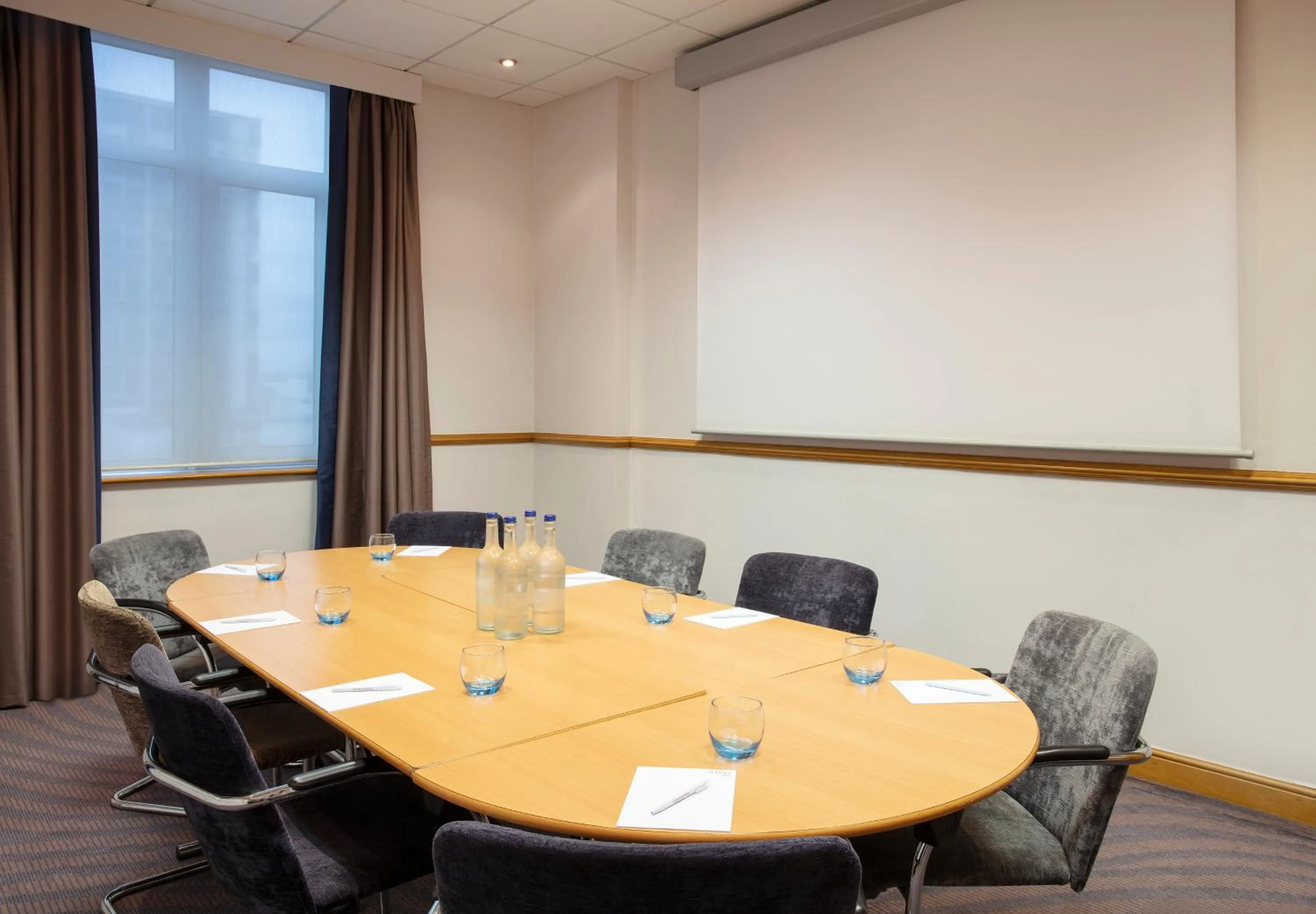 Meeting/conference room in Leonardo Hotel London Croydon