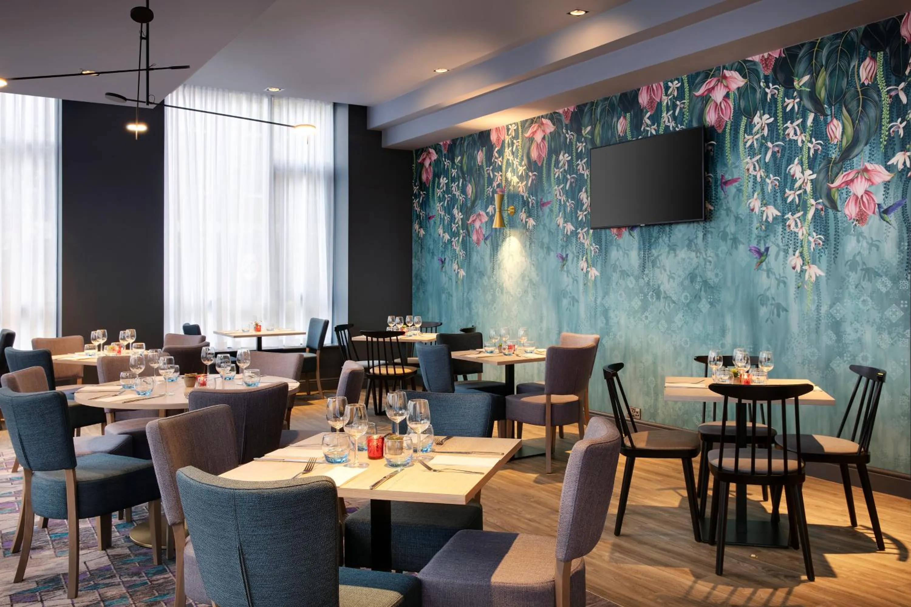 Restaurant/places to eat in Leonardo Hotel London Croydon