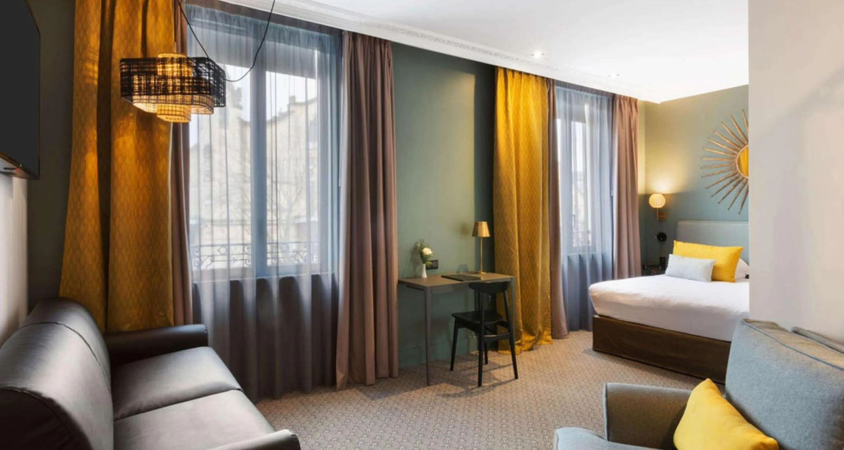 Bedroom, Bed in Best Western Plus Hotel de Dieppe 1880