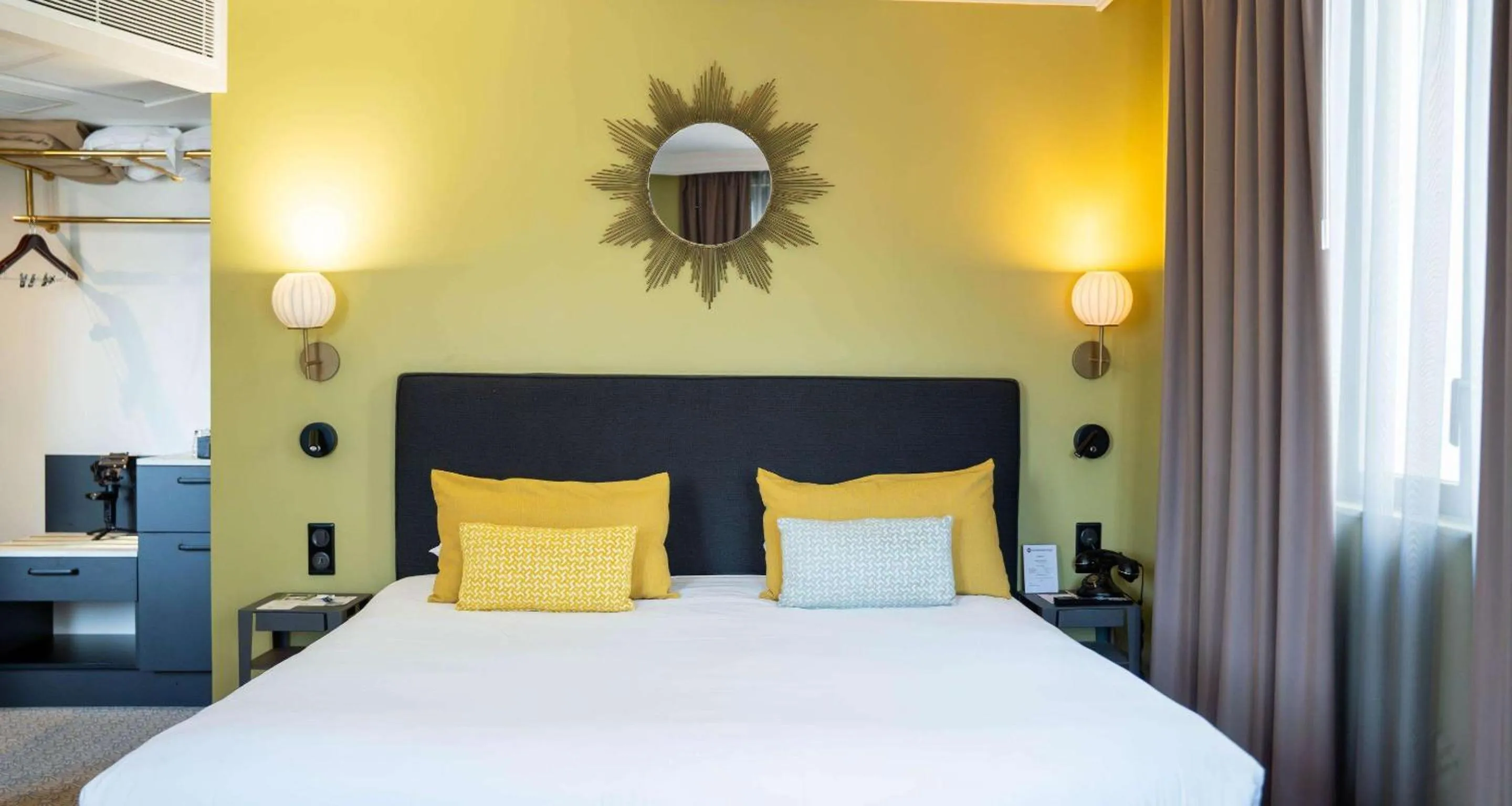 Bedroom, Bed in Best Western Plus Hotel de Dieppe 1880