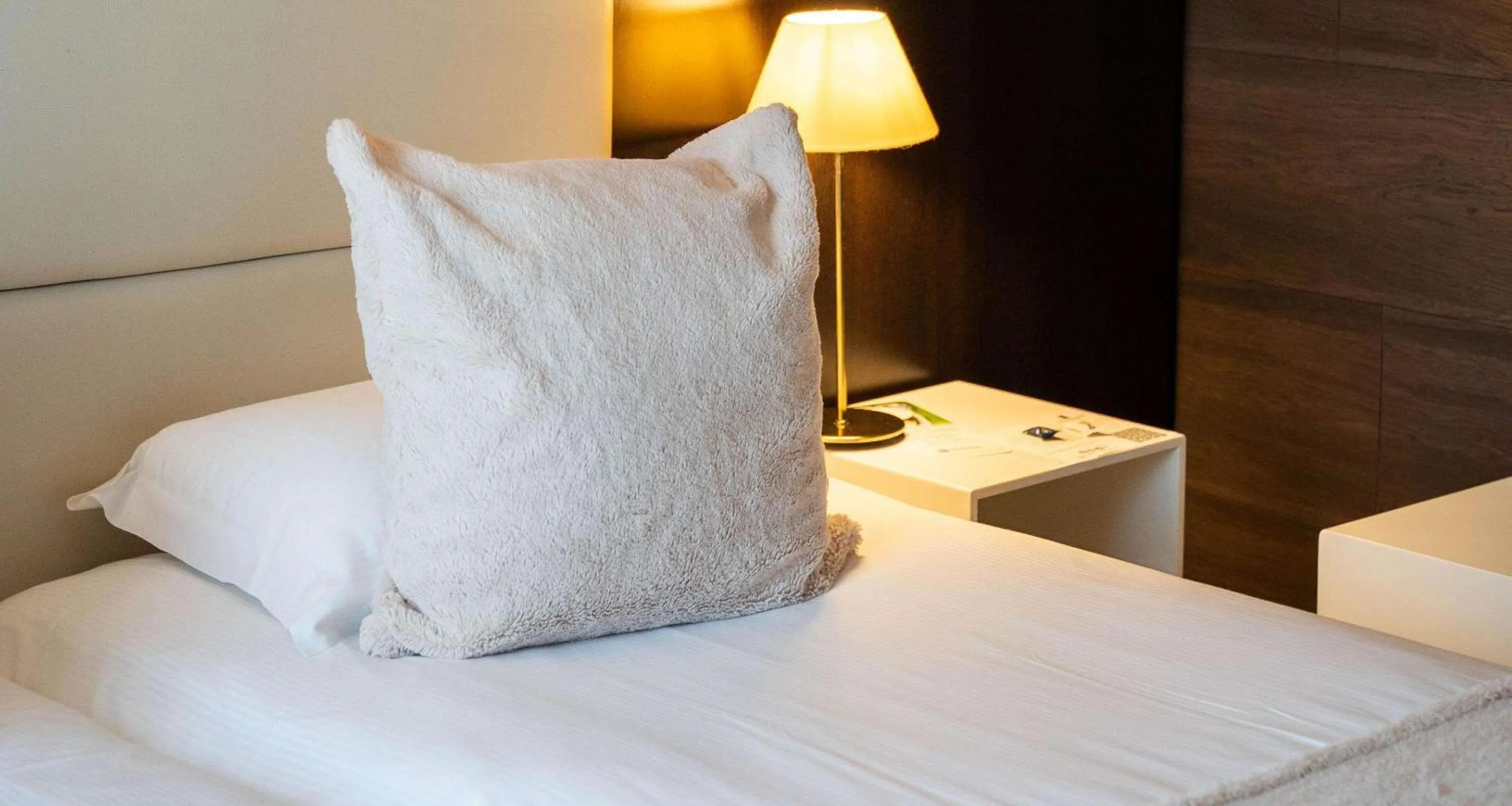 Bedroom, Bed in Best Western Plus Hotel de Dieppe 1880