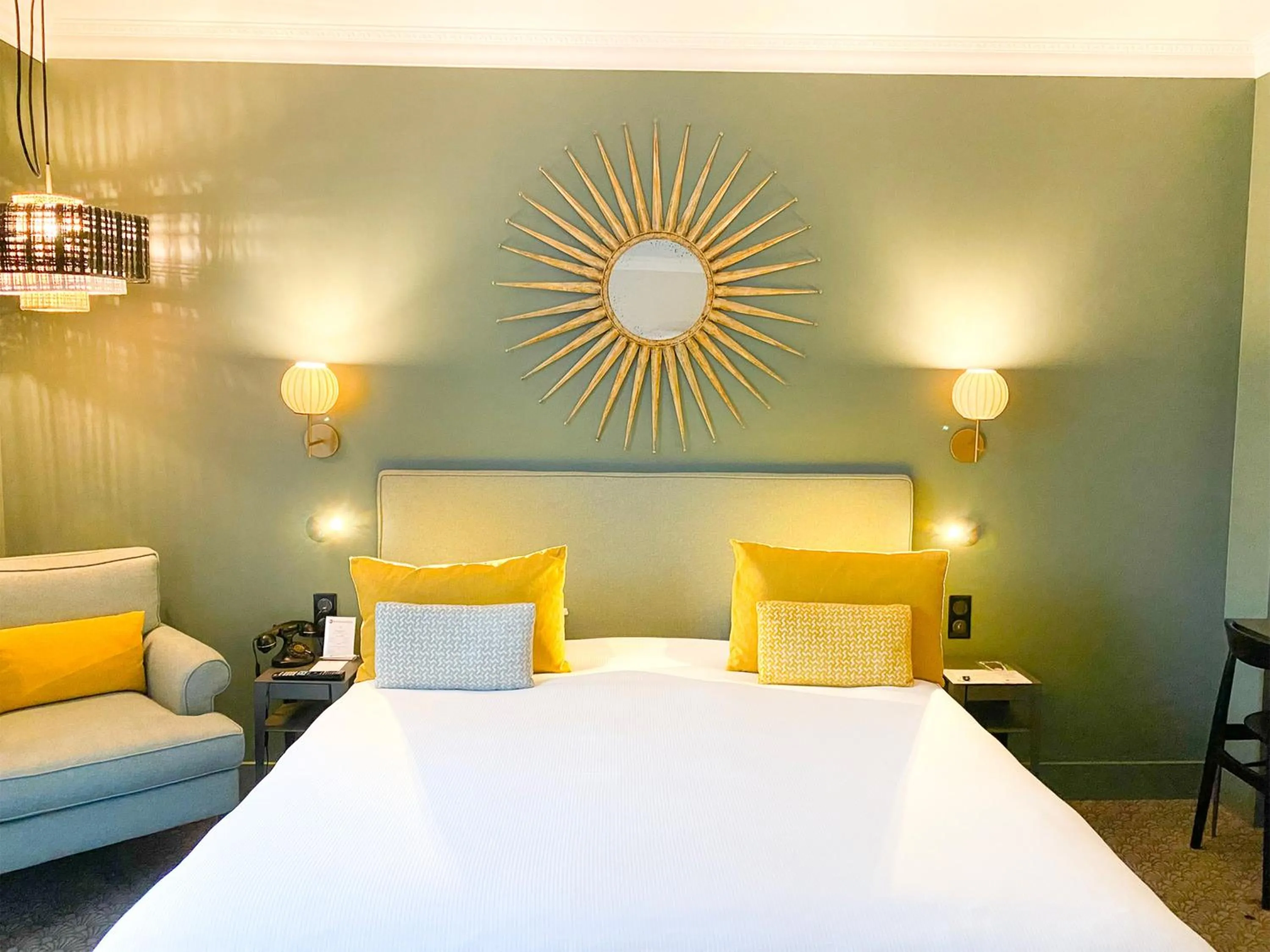 Bed in Best Western Plus Hotel de Dieppe 1880